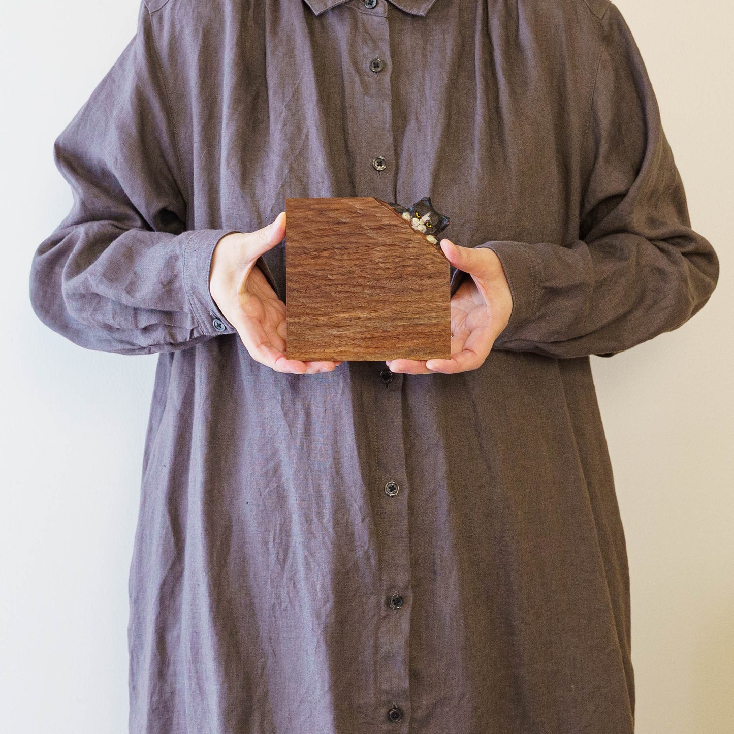 木彫りプレート　A｜クロミヤアイ