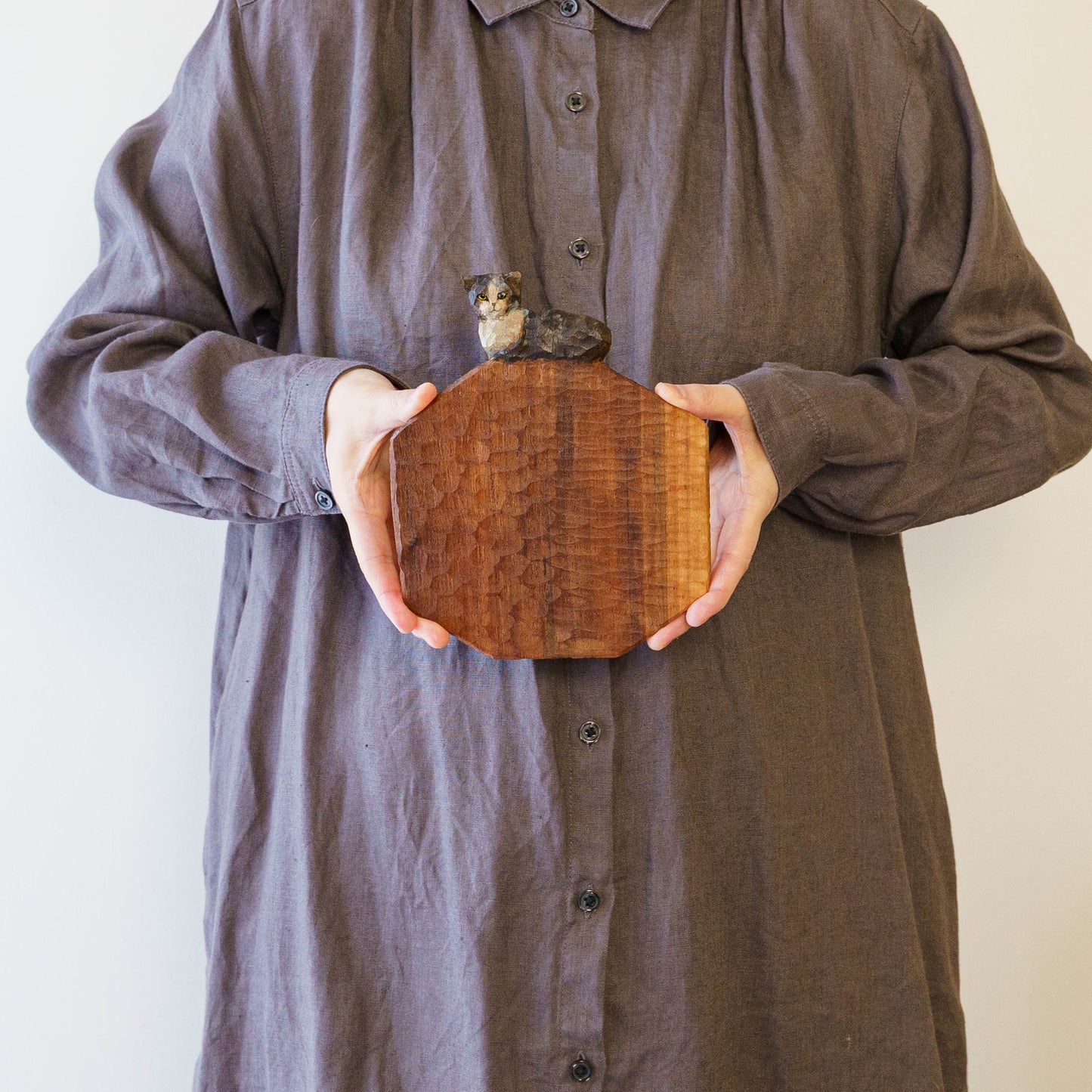 木彫りプレート　D｜クロミヤアイ