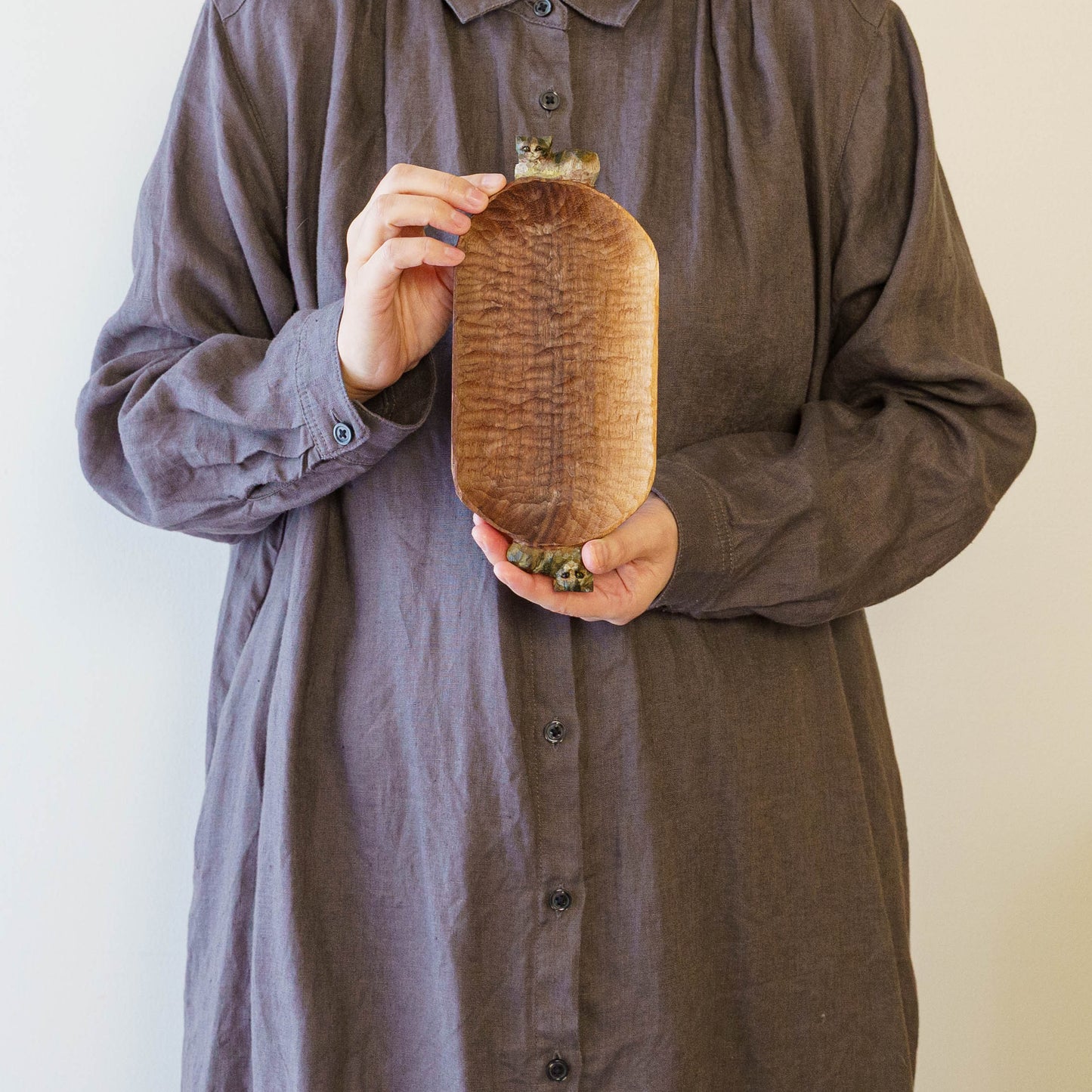 木彫り皿｜クロミヤアイ