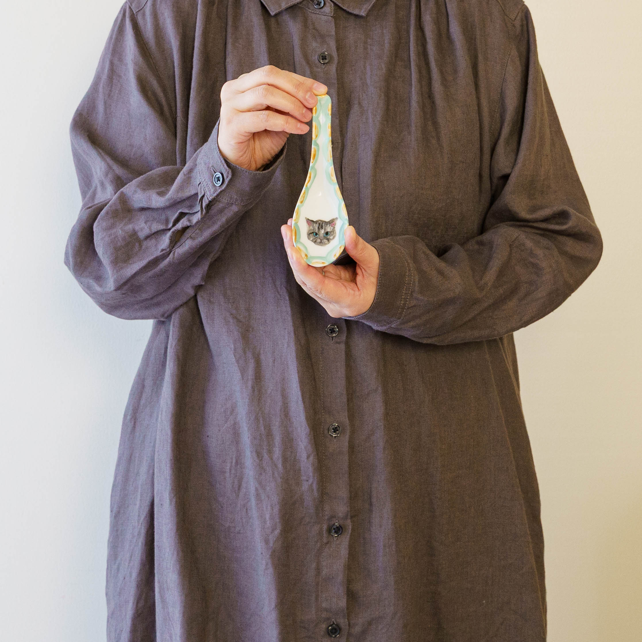 もうレア ！タイスンコロク鉄絵合子 穏やかで丁寧な絵付け 窯印がいい もうレア ！タイスンコロク鉄絵合子 穏やかで丁寧な絵付け 窯印がいい