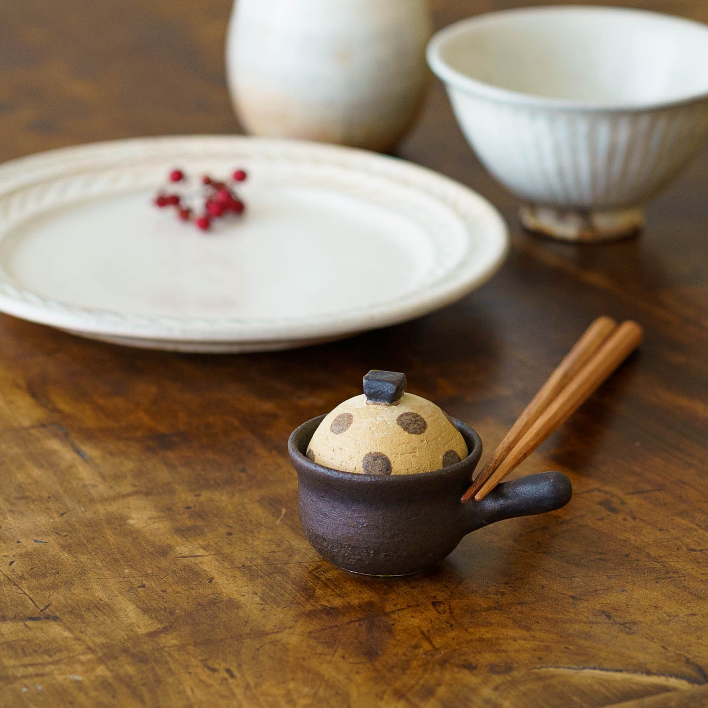 土鍋箸置き　ドット模様　薄茶 x こげ茶 x 錆色｜池本直子