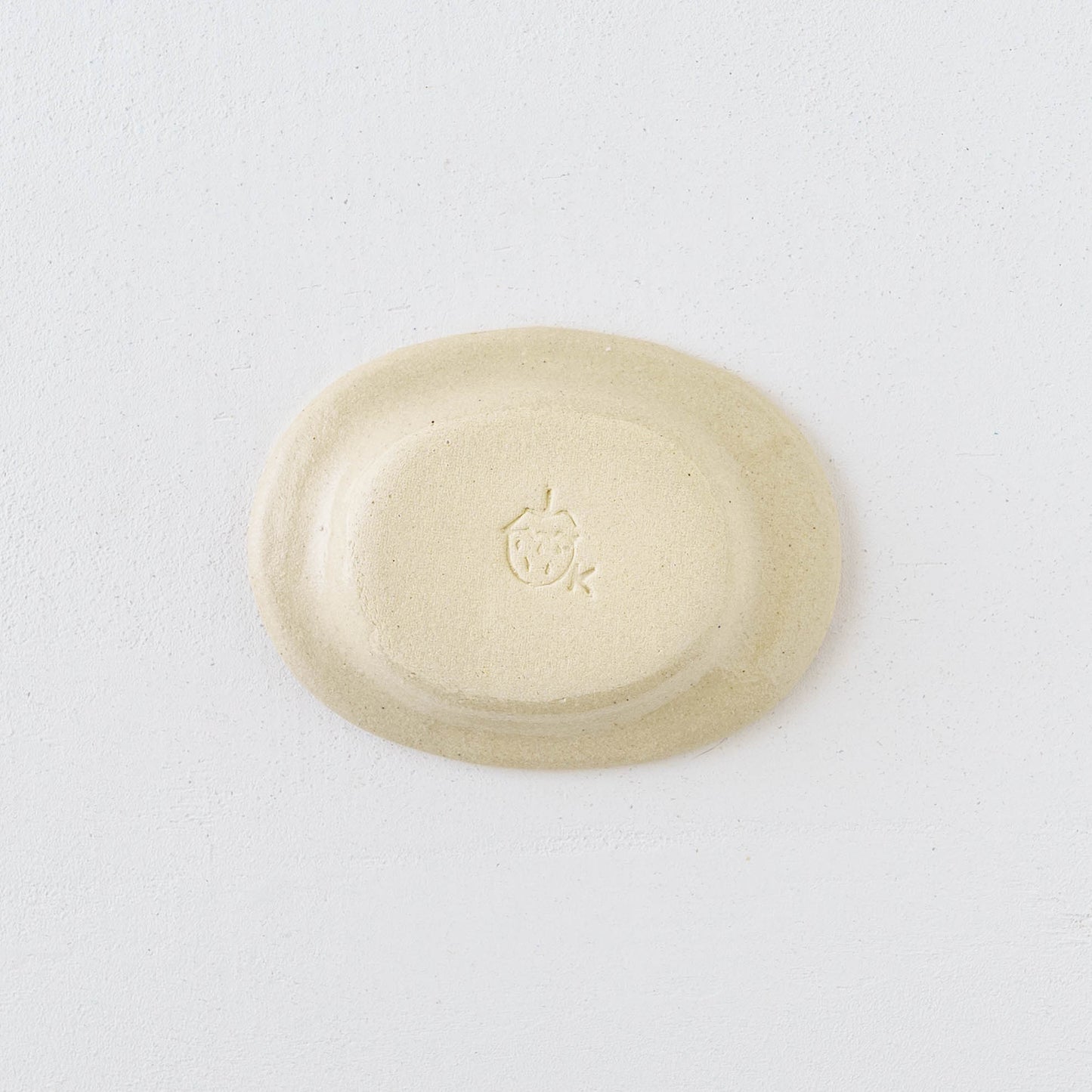 リムあり　オーバル豆皿　アップルドット｜中村佳菜子