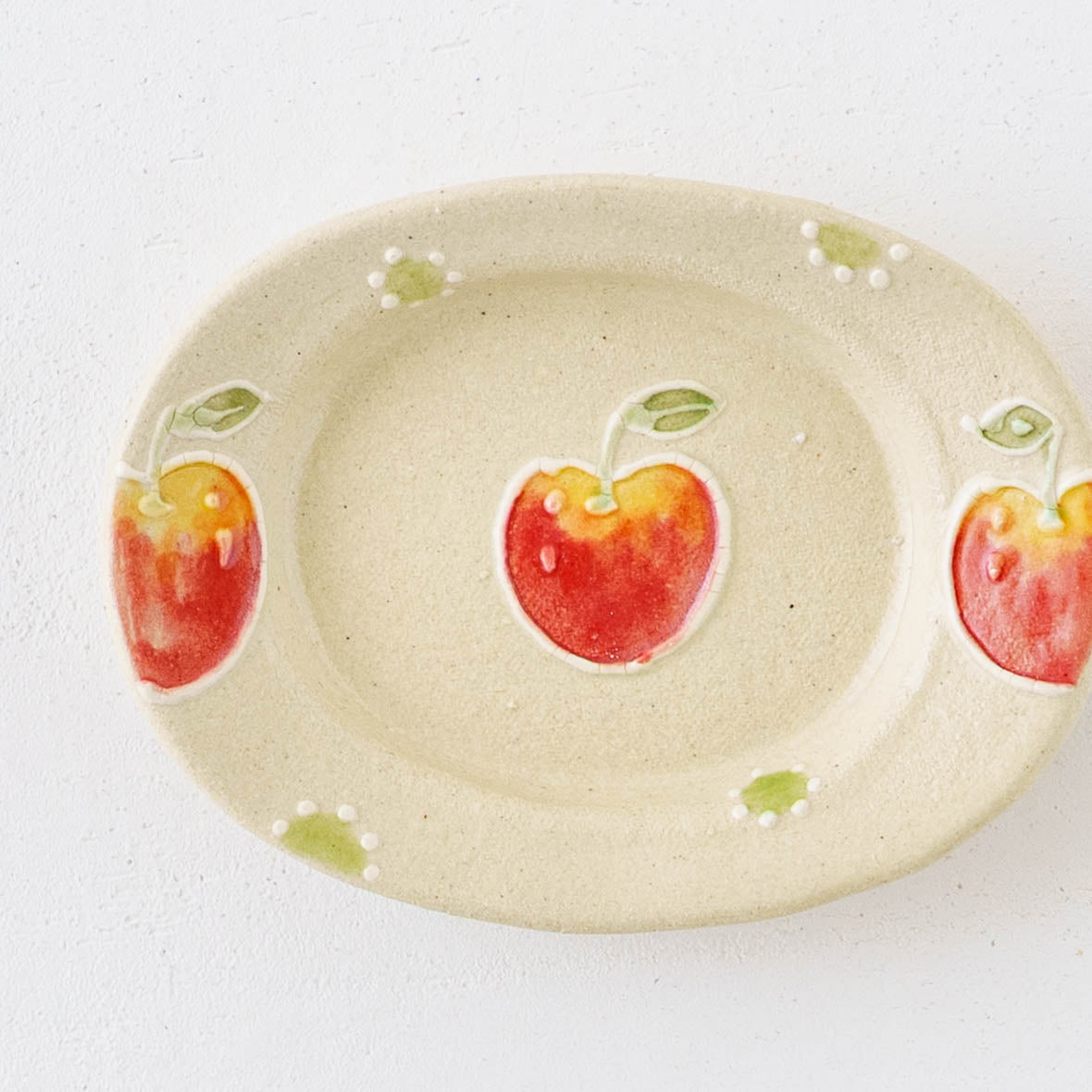 リムあり　オーバル豆皿　アップルドット｜中村佳菜子