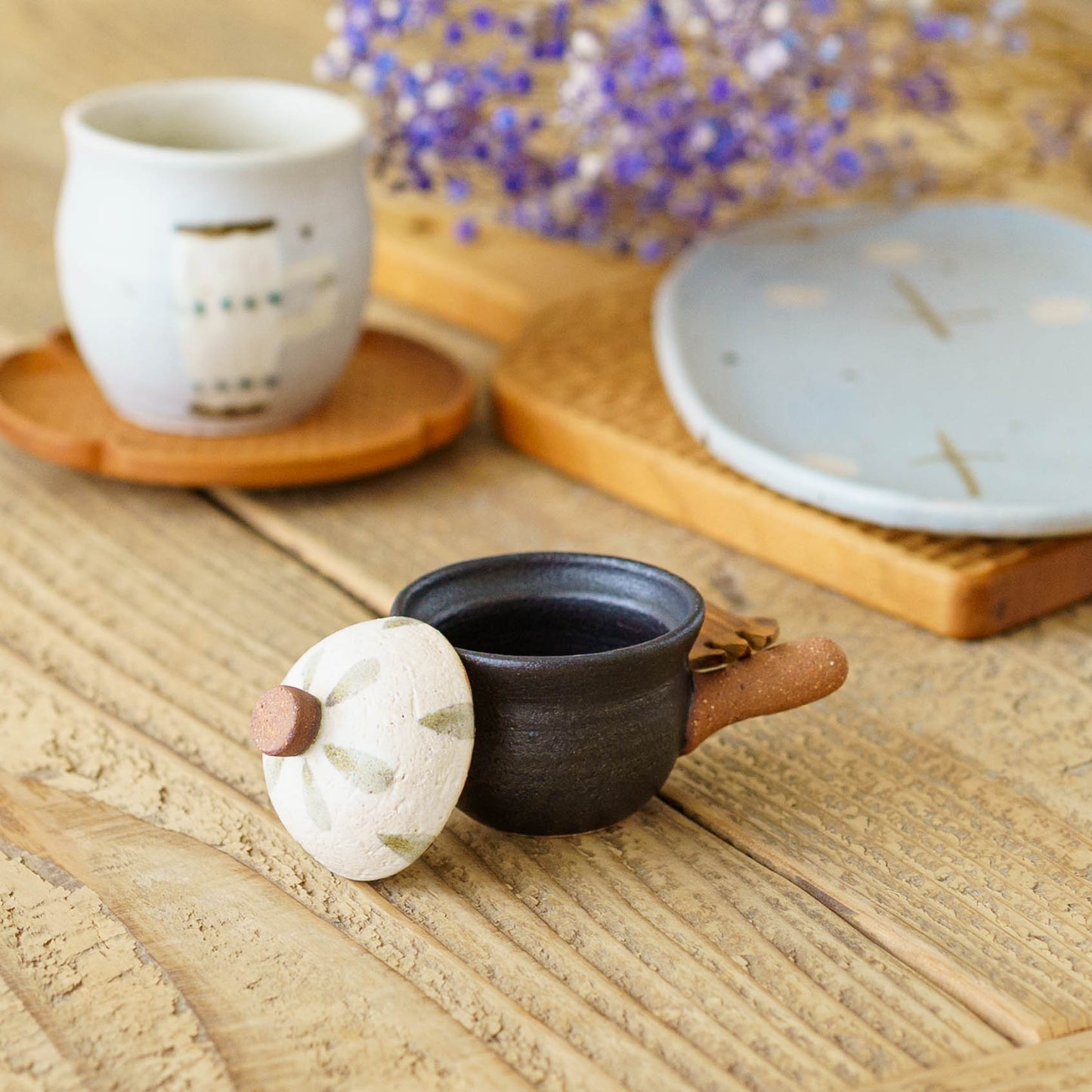 土鍋箸置き　しずく模様　白 x モスグリーン x 錆色｜池本直子