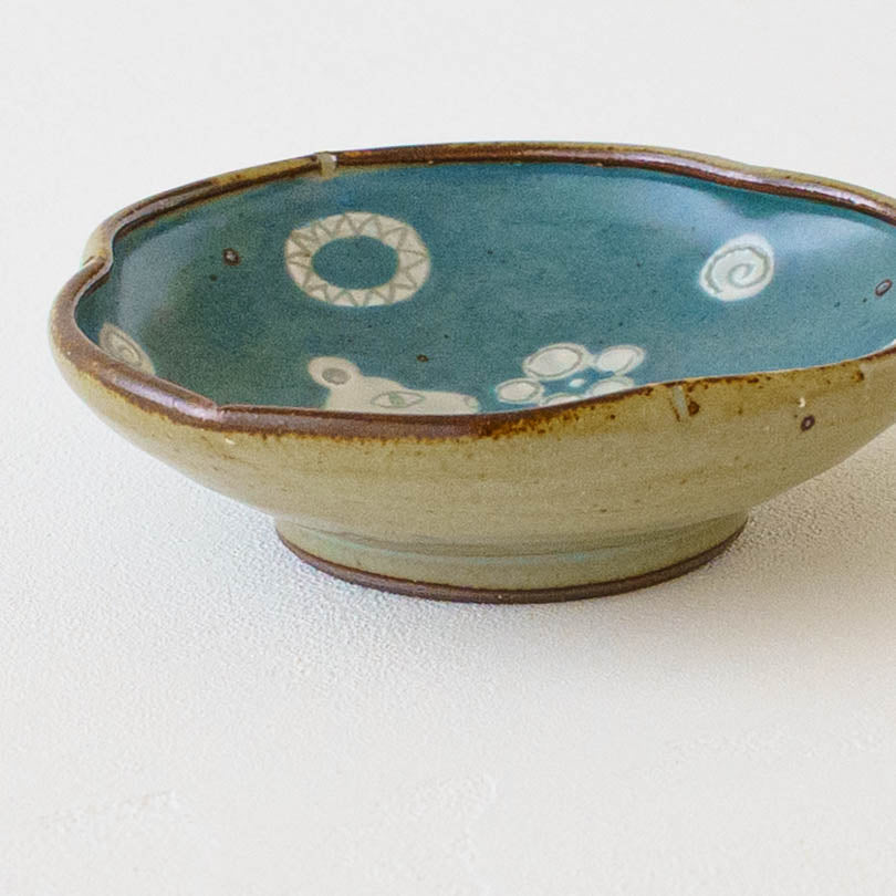 4寸玉縁輪花皿　くま｜皐月窯