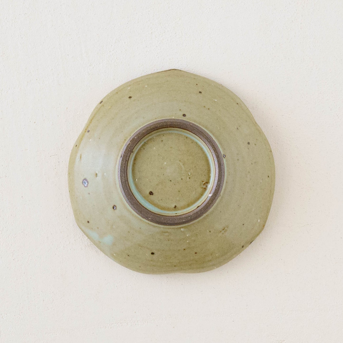 4寸玉縁輪花皿　うさぎ｜皐月窯