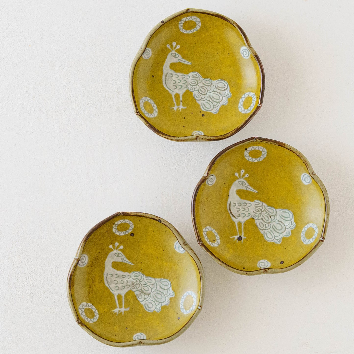 4寸玉縁輪花皿　くじゃく｜皐月窯