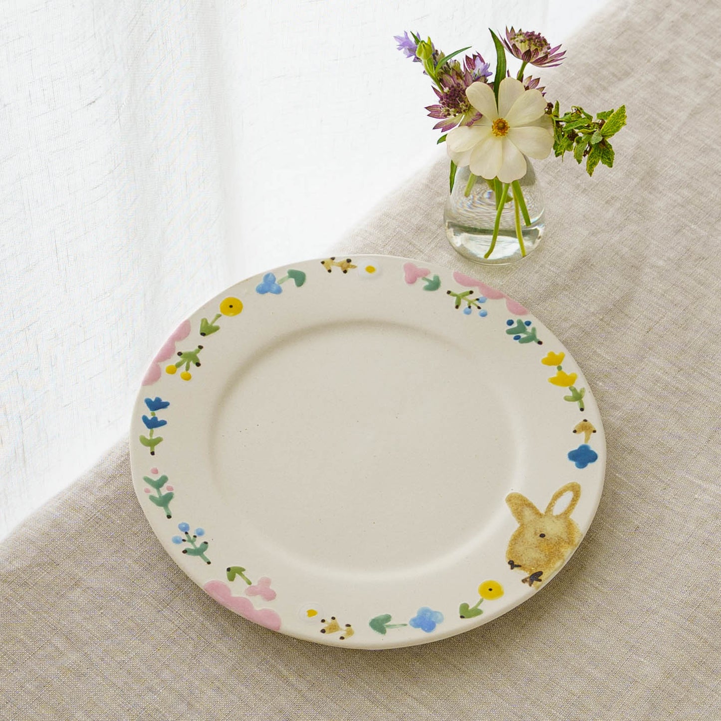 丸皿　大　うさぎと花｜大田亜樹