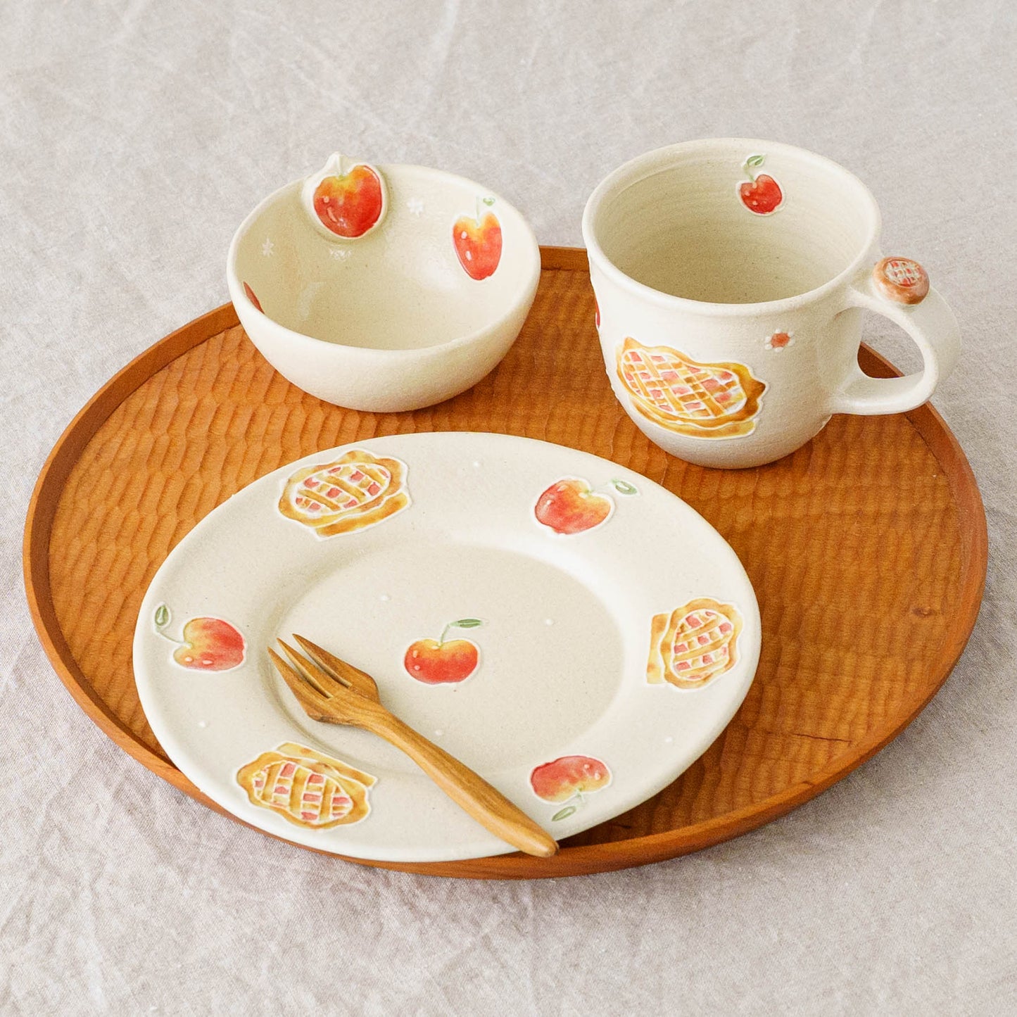 リムあり　丸皿M幅W　アップルパイ｜中村佳菜子