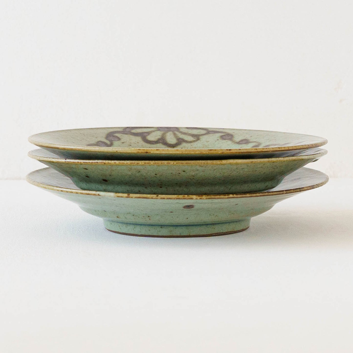 6.5寸縁付皿　鉄花絵｜皐月窯