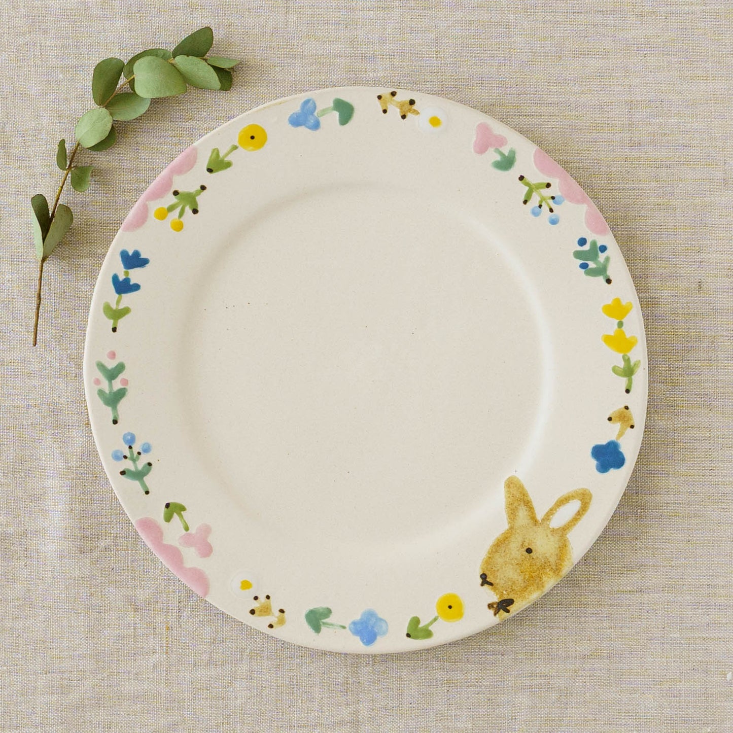 丸皿　大　うさぎと花｜大田亜樹
