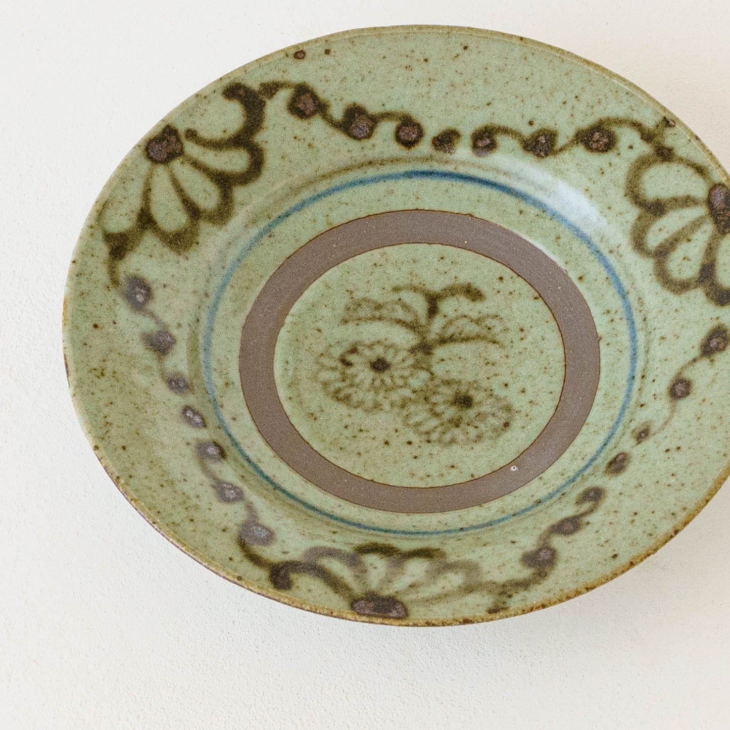 6.5寸縁付皿　鉄花絵｜皐月窯