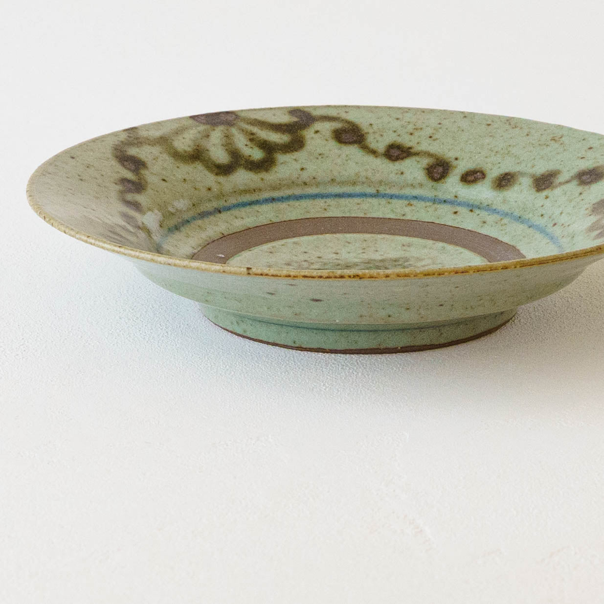 6.5寸縁付皿　鉄花絵｜皐月窯