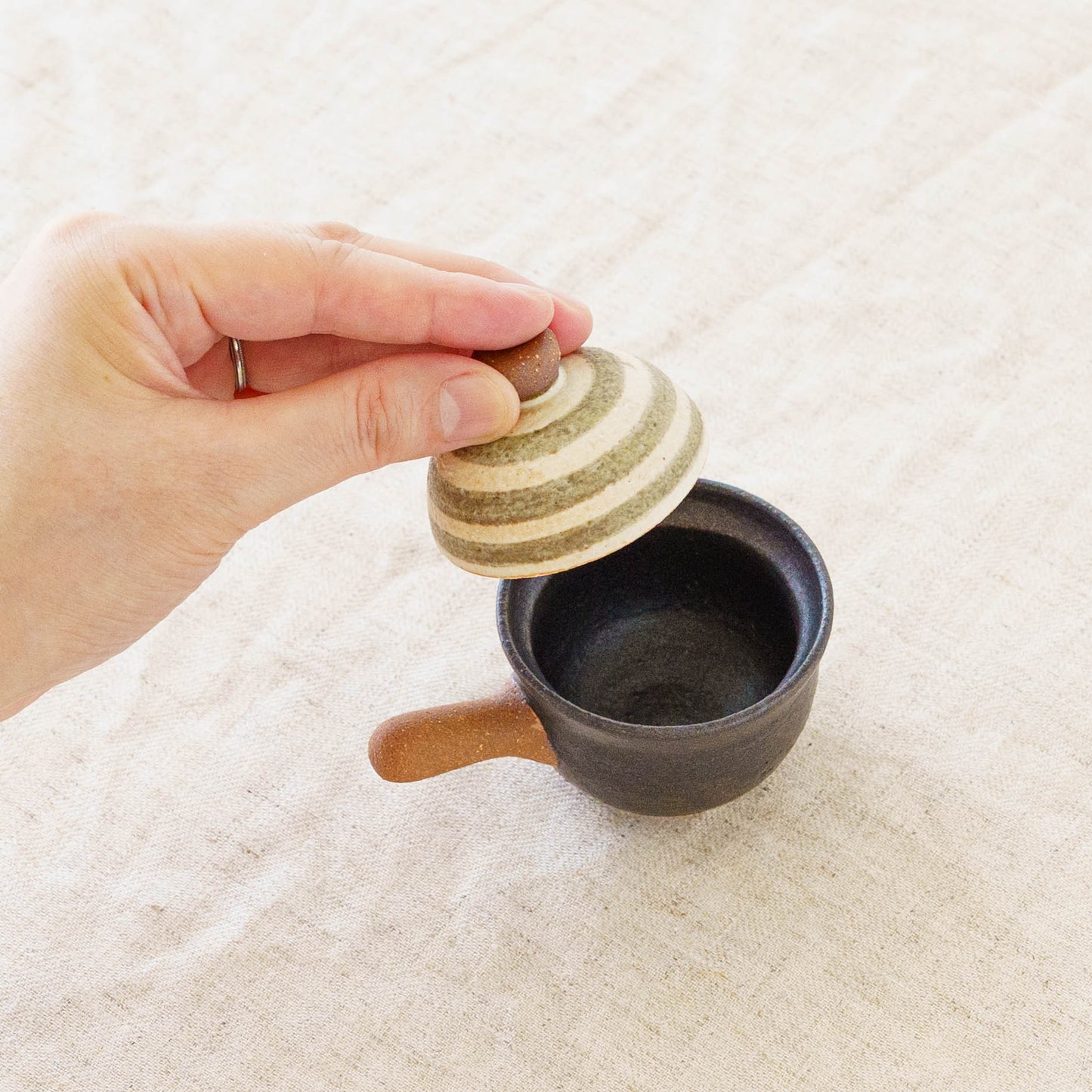 Clay pot chopstick rest spiral | Naoko Ikemoto