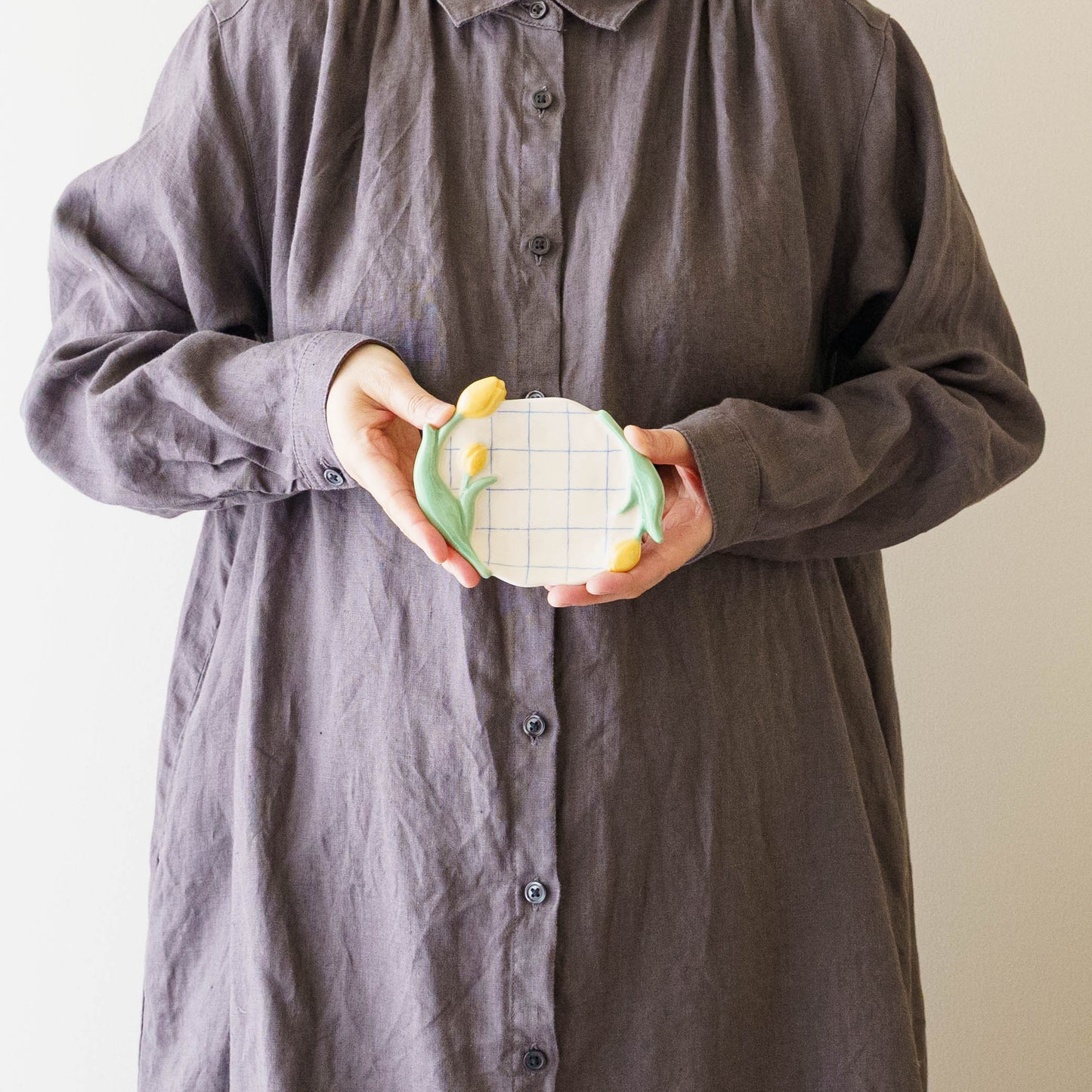 Tulip small plate H | Oya Sairi