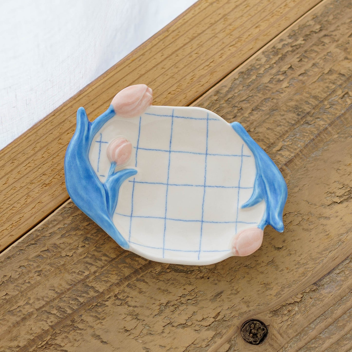 Tulip small plate A | Oya Sairi