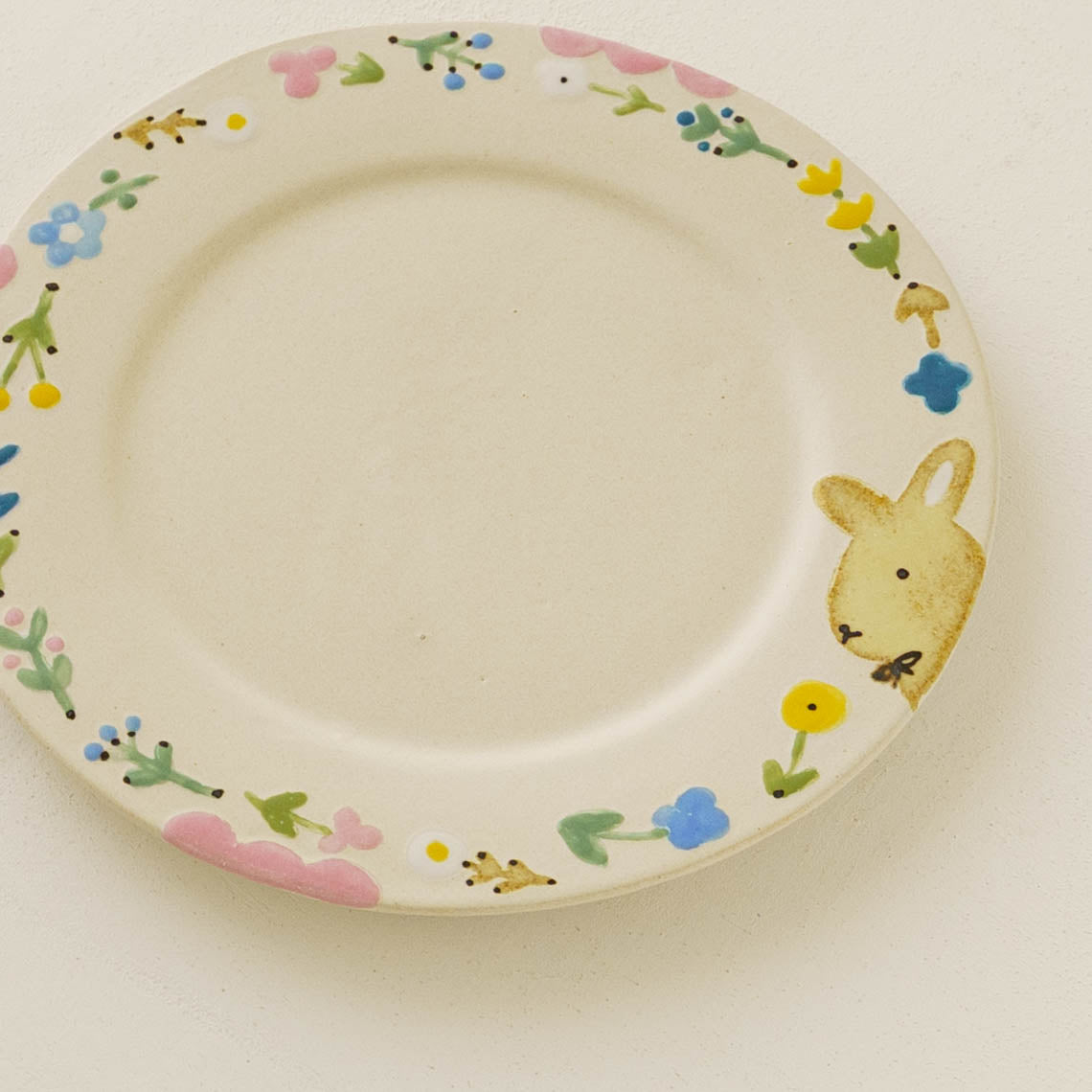 丸皿　大　うさぎと花｜大田亜樹