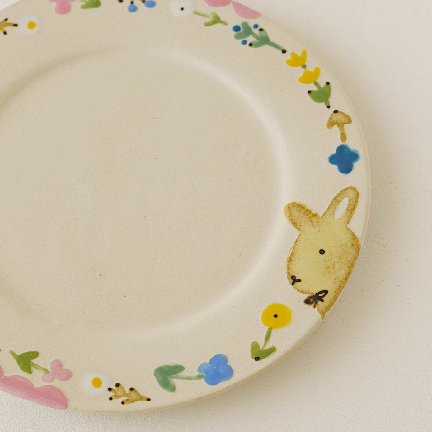 丸皿　大　うさぎと花｜大田亜樹