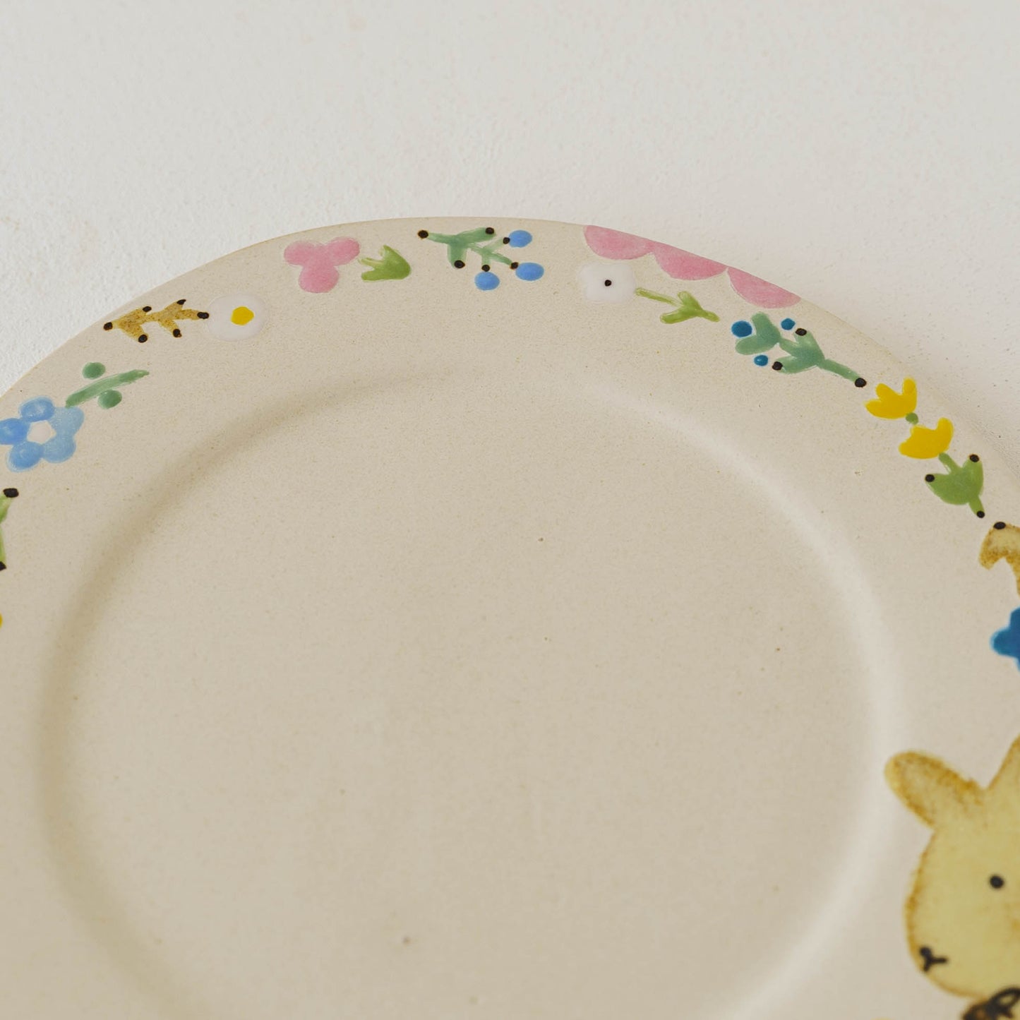 丸皿　大　うさぎと花｜大田亜樹