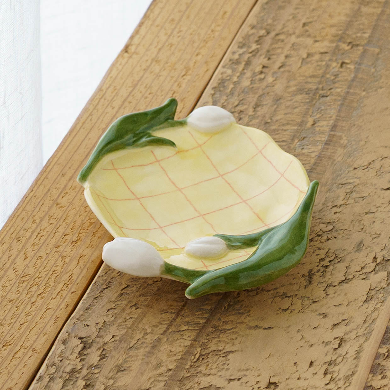 Tulip small plate B | Oya Sairi