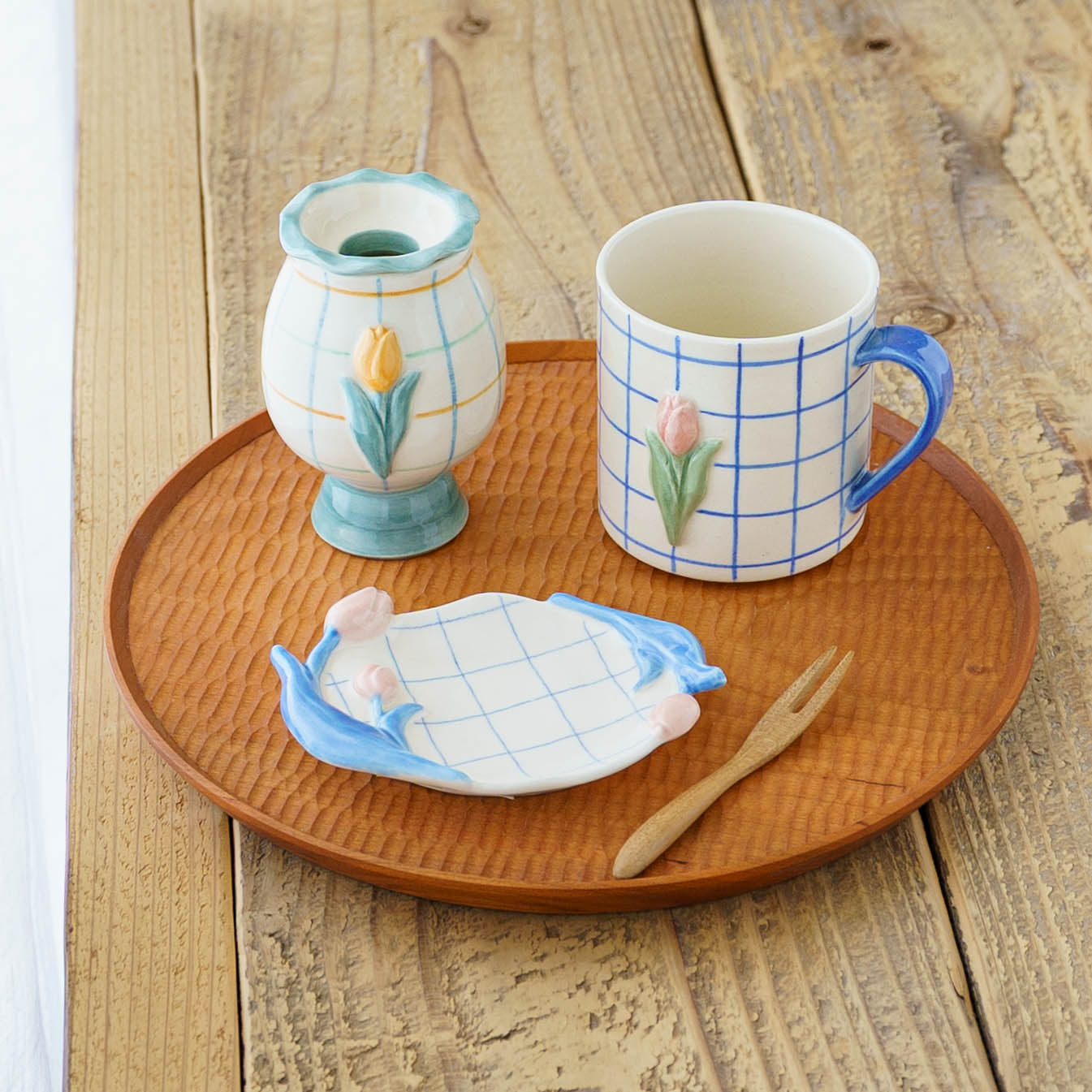 Tulip small plate A | Oya Sairi