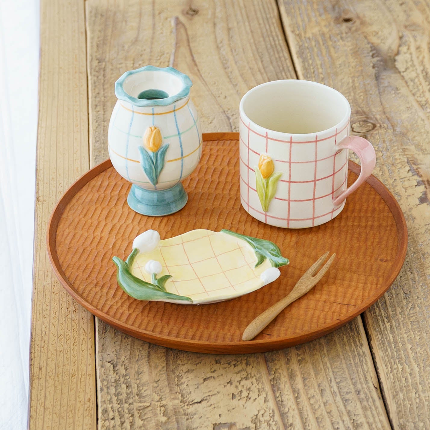 Tulip small plate B | Oya Sairi