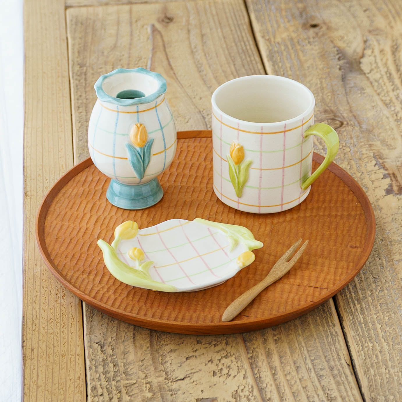 Tulip small plate C | Oya Sairi