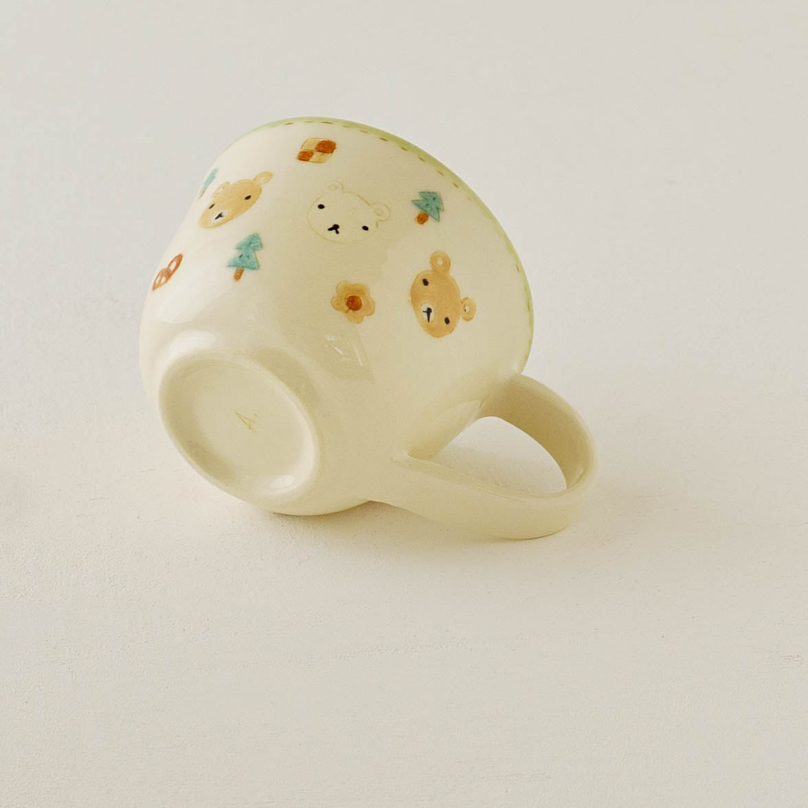 マグカップ　くまとクッキー（透明釉）｜大田亜樹