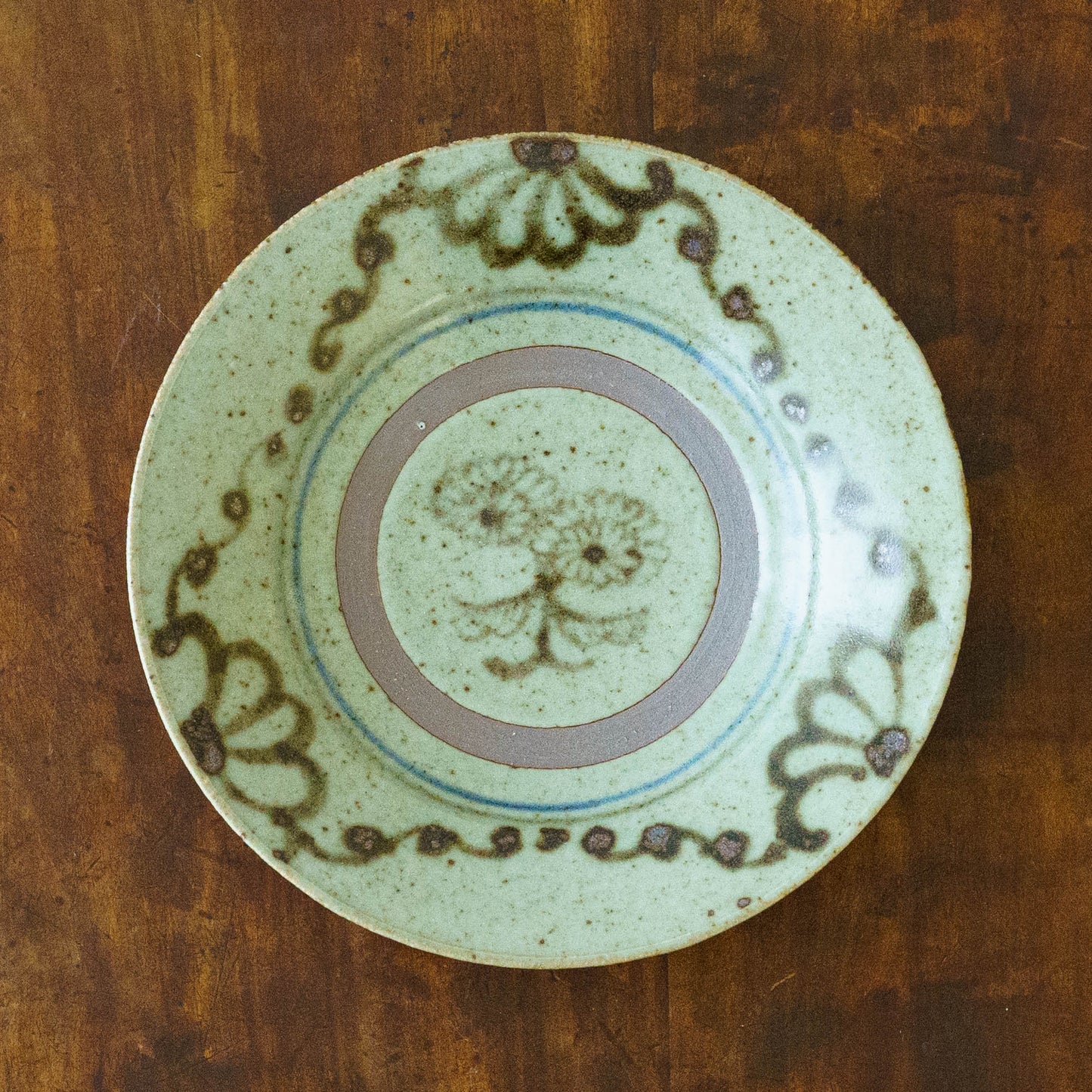 6.5寸縁付皿　鉄花絵｜皐月窯