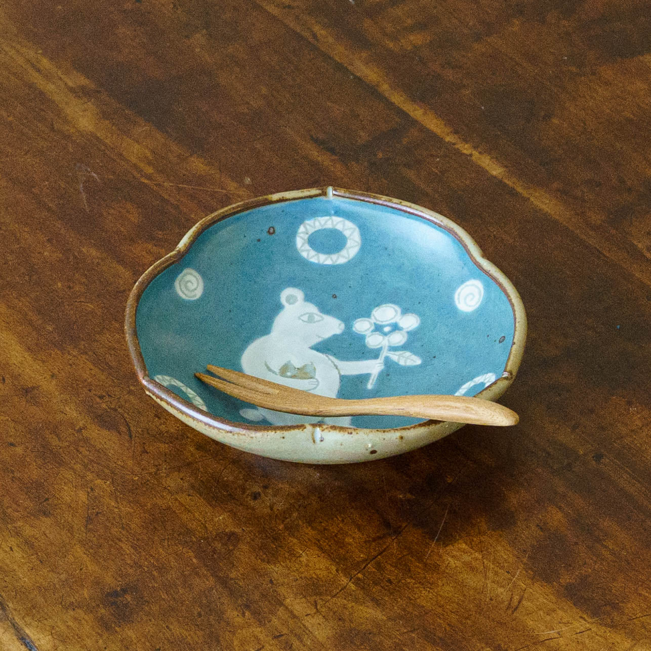 4寸玉縁輪花皿　くま｜皐月窯