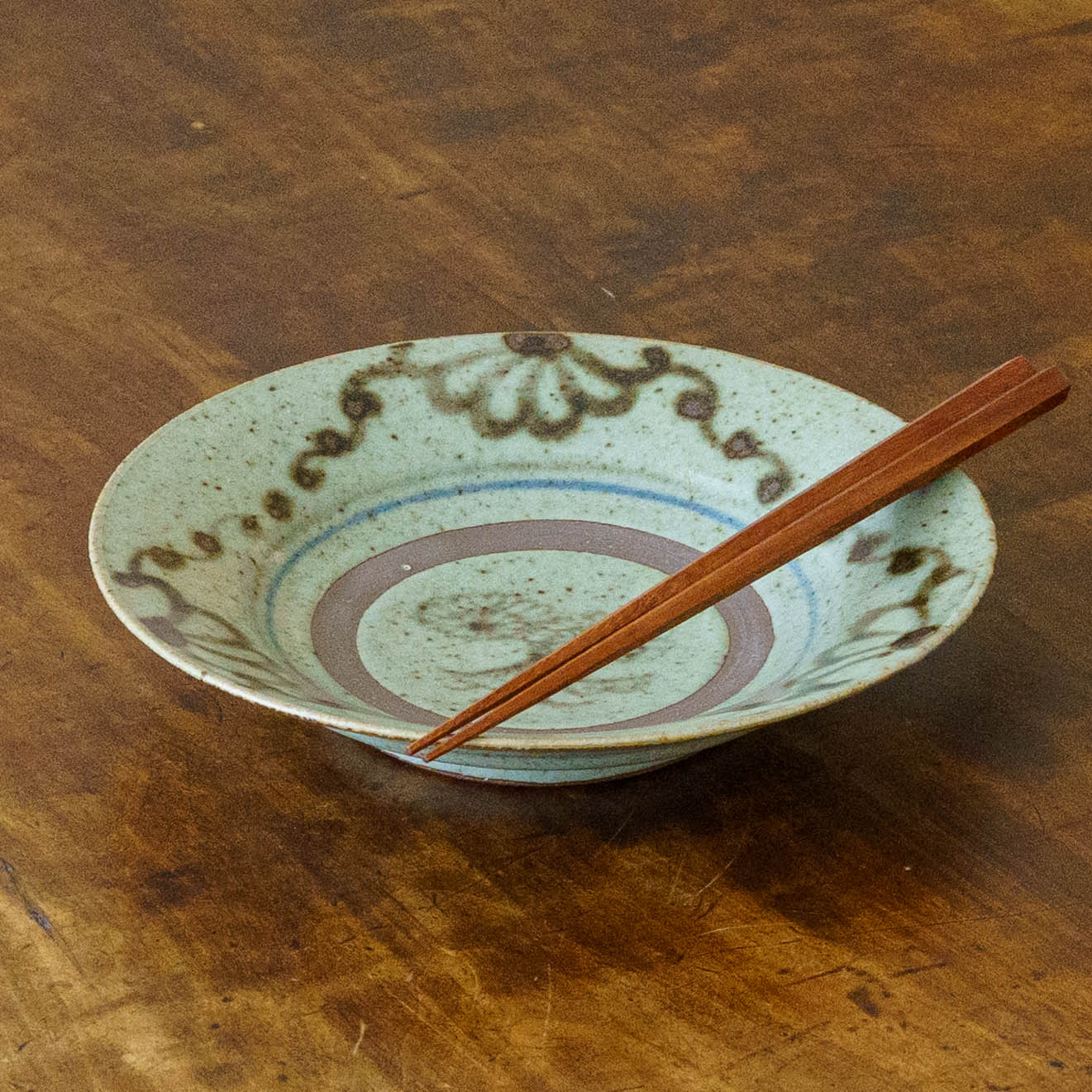 6.5寸縁付皿　鉄花絵｜皐月窯