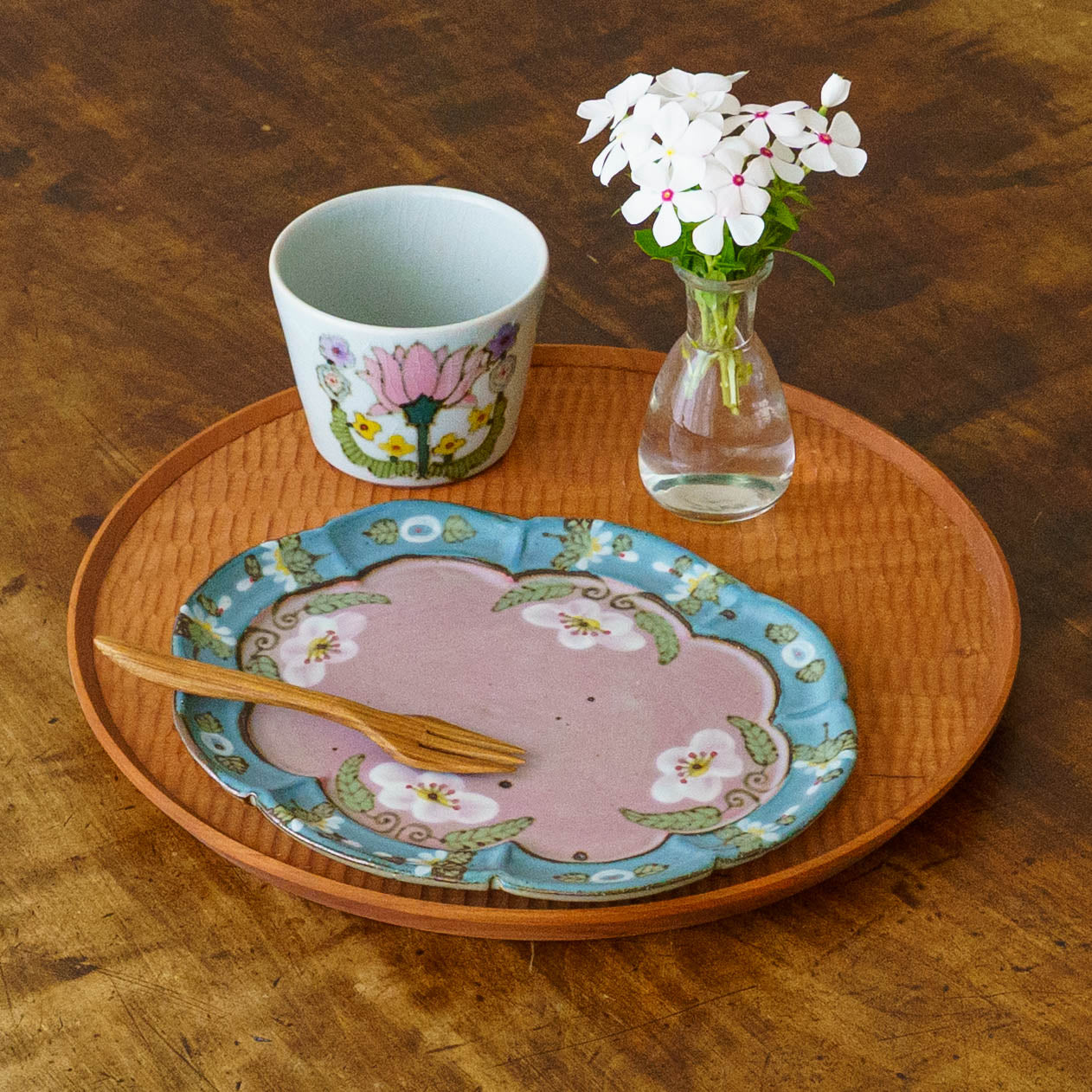 砥部焼 皐月窯 雲形ケーキ皿 ピンク ブルー｜作家もののうつわ通販