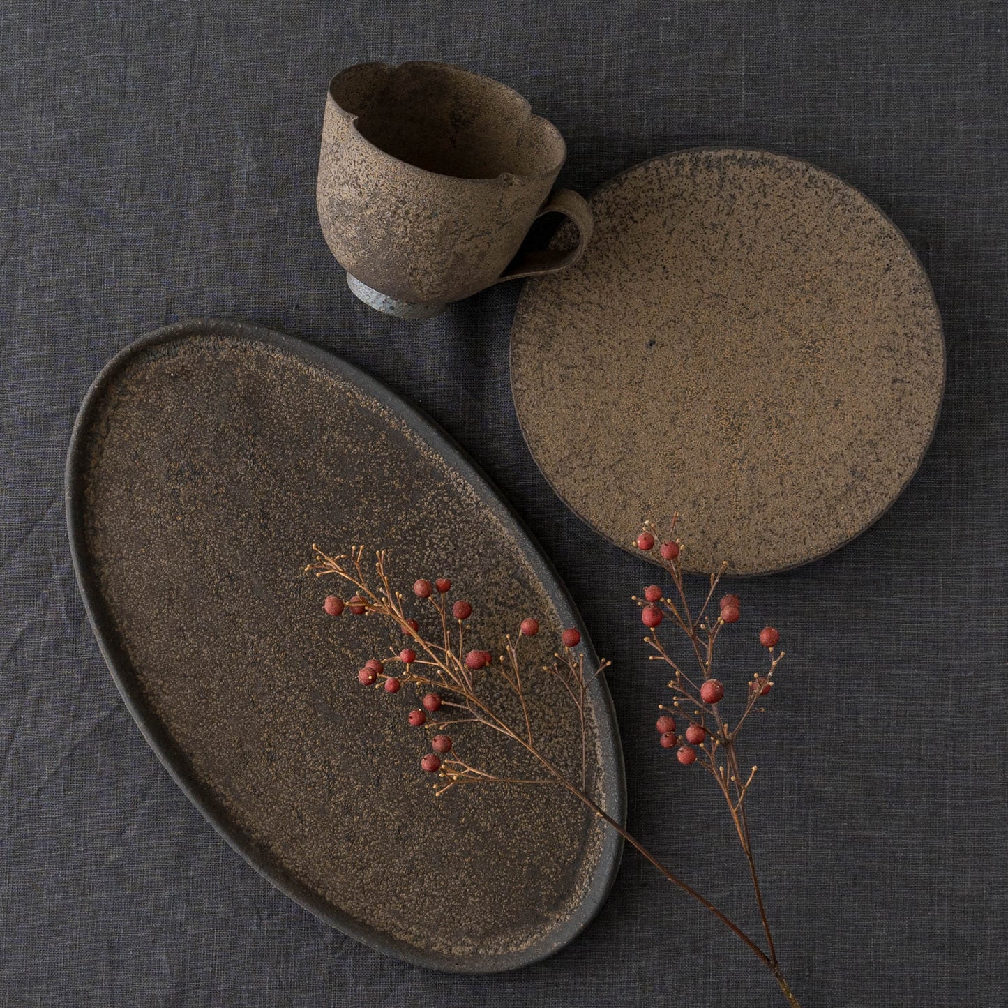 Oval plate L Iron graze｜Sakiko Tomobe