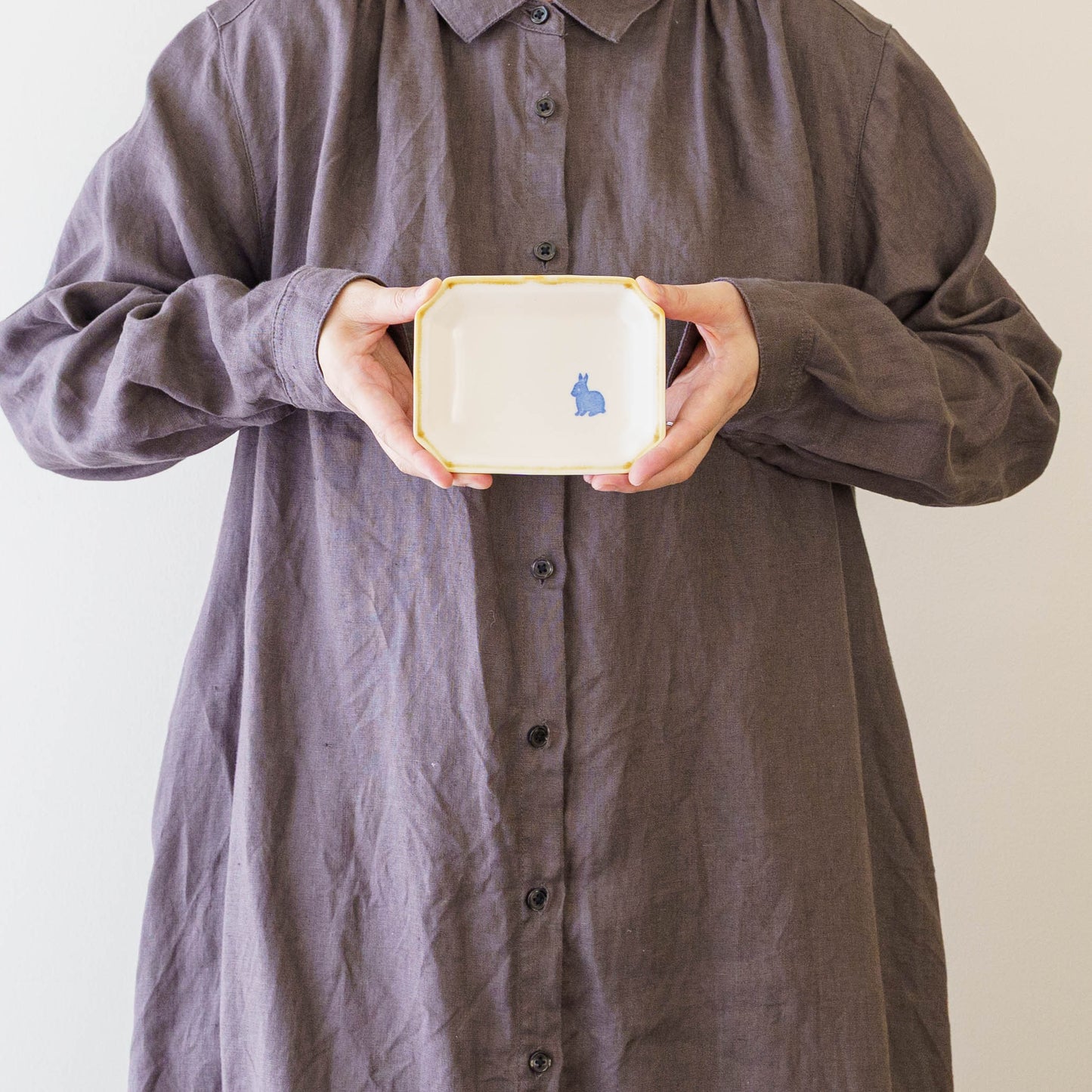 隅切角小皿　うさぎ｜原村俊之