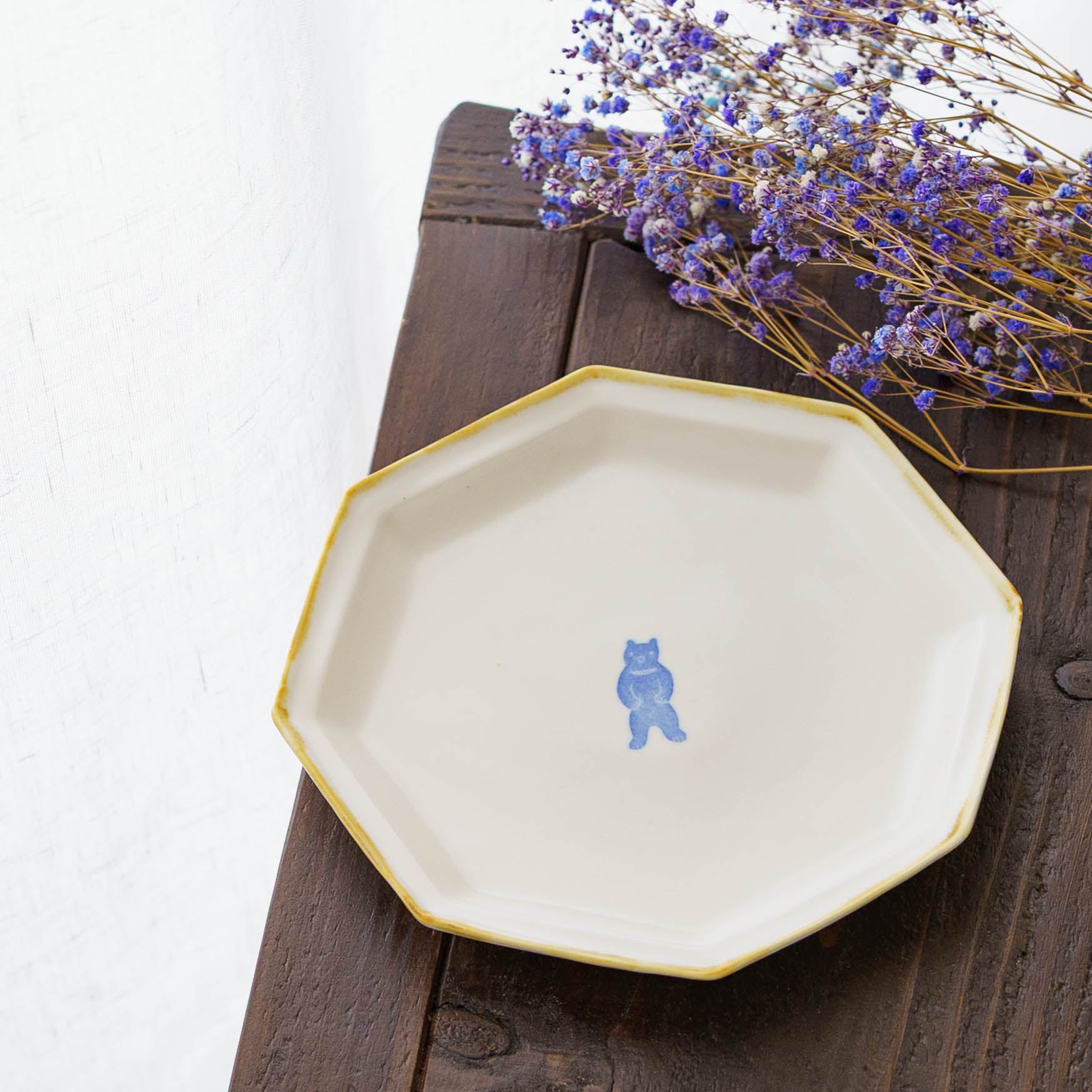 矢板さんのクマとリスの形状の陶器製プレート 取り扱い終了】矢板緑/クマ皿 - BOWKNOT