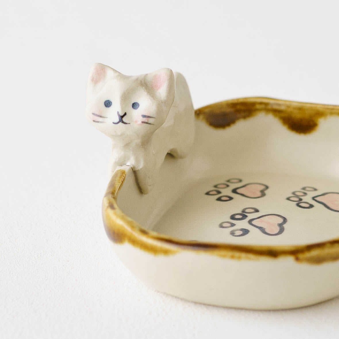 ねこ x にくきゅう　四角小皿｜梶田慶