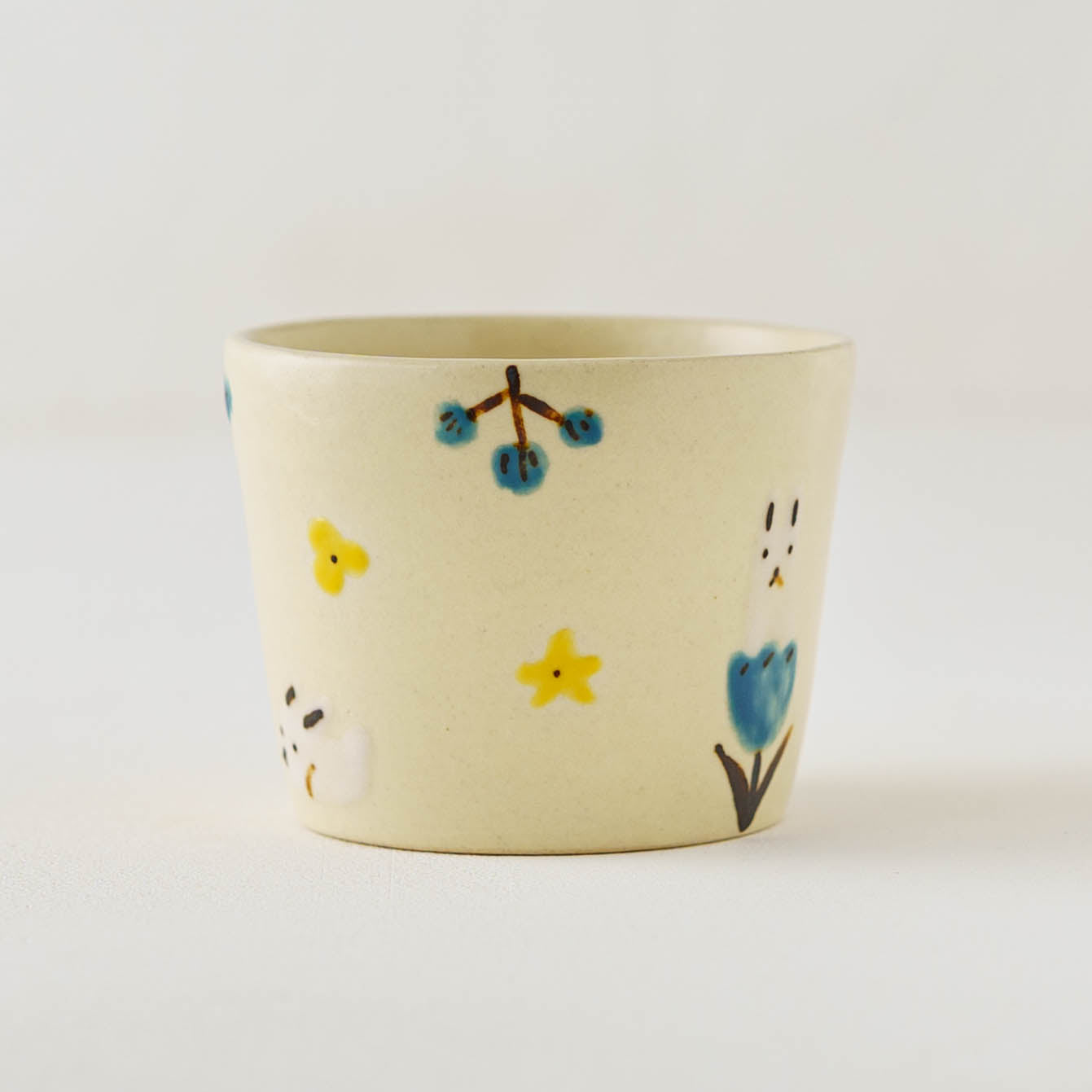 Cup rabbit | Aki Ota