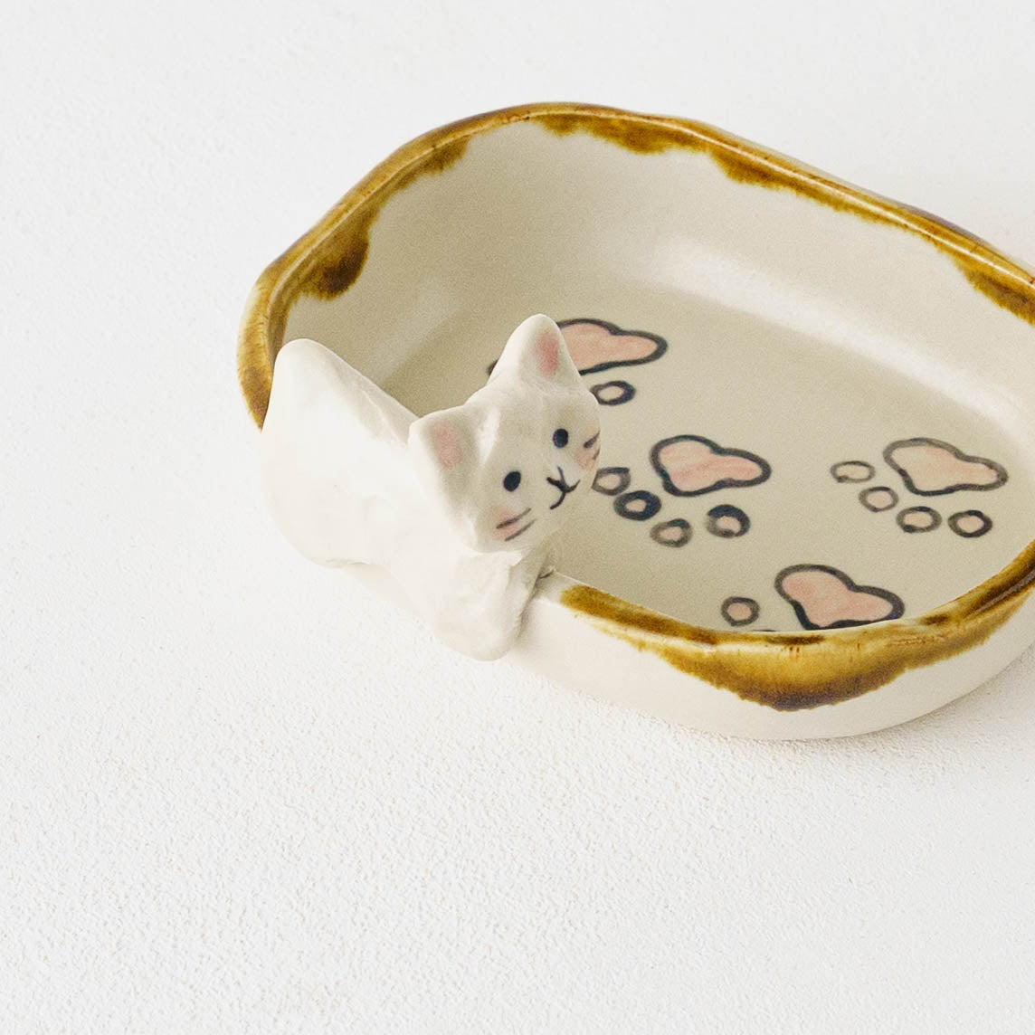 ねこ x にくきゅう　四角小皿｜梶田慶