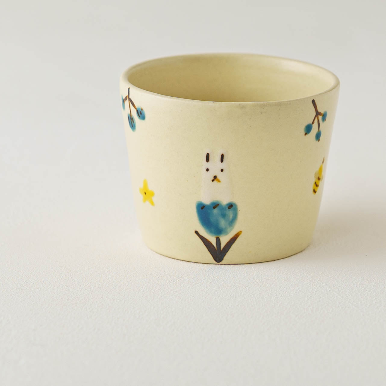 Cup rabbit | Aki Ota