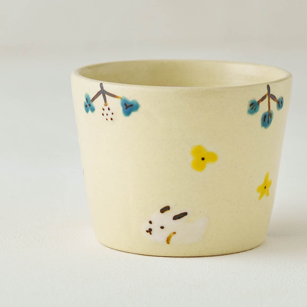 Cup rabbit | Aki Ota