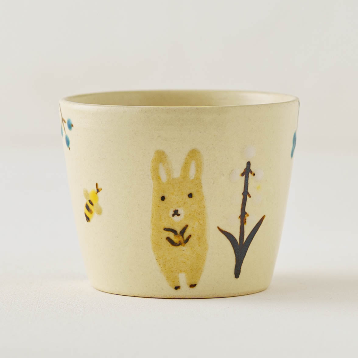 Cup rabbit | Aki Ota