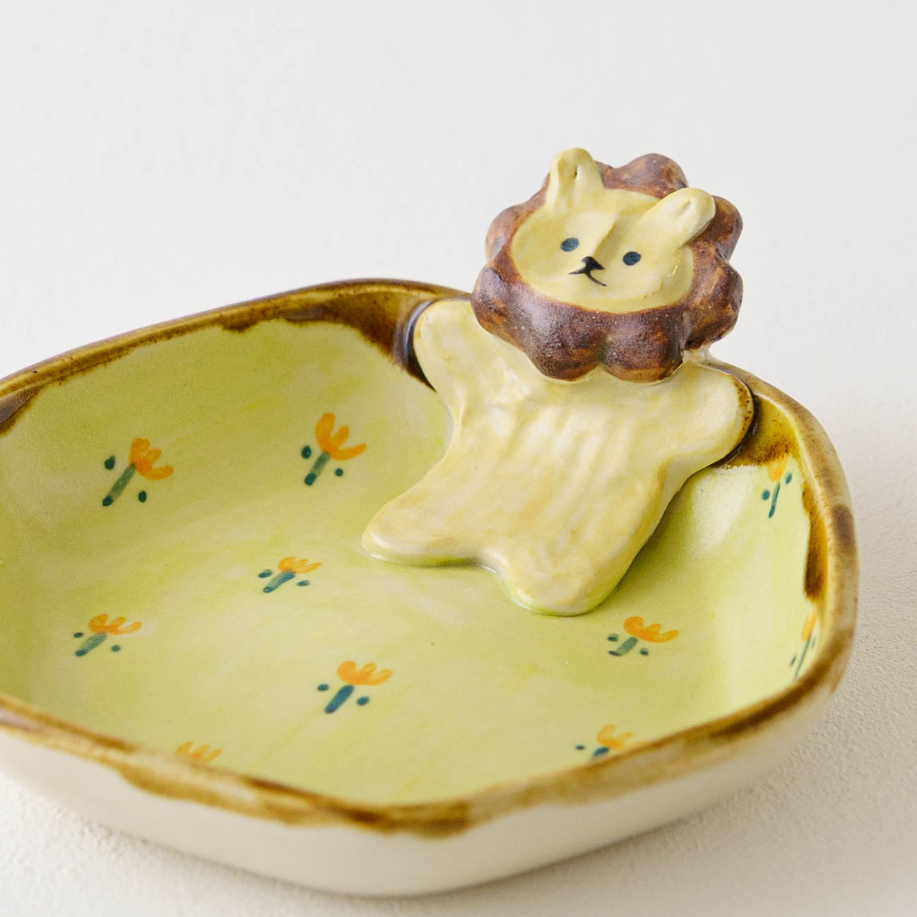 陶芸作家 梶田慶 らいおん お花 六角小皿｜窯元、作家もののうつわ通販