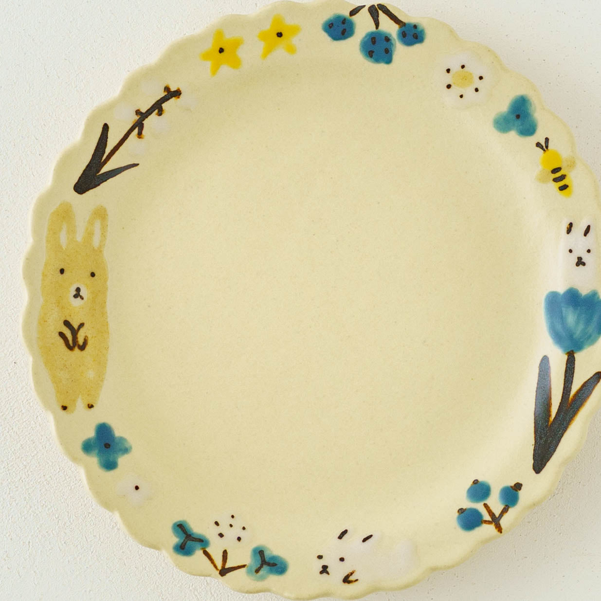 Cake Plate rabbit | Aki Ota