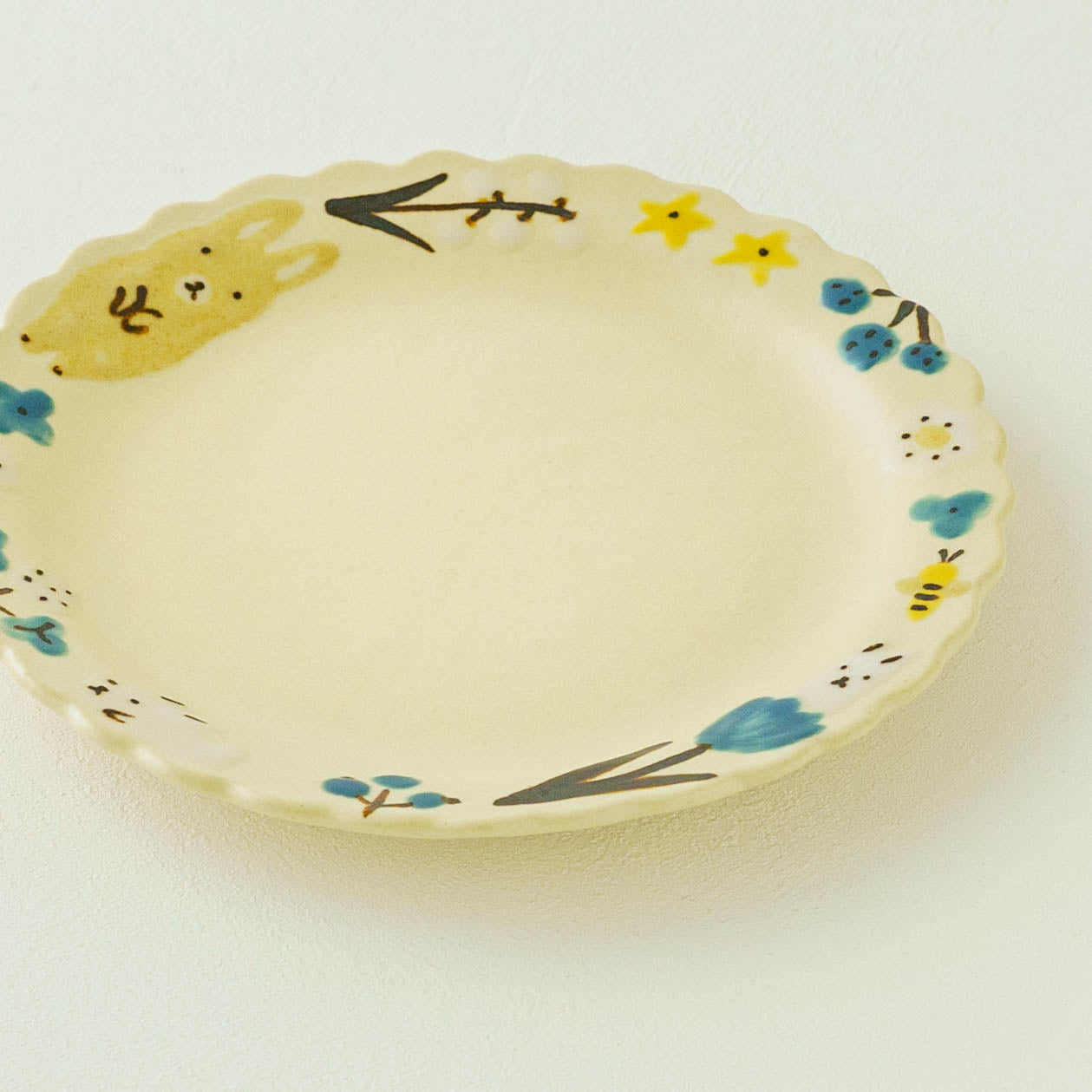 Cake Plate rabbit | Aki Ota