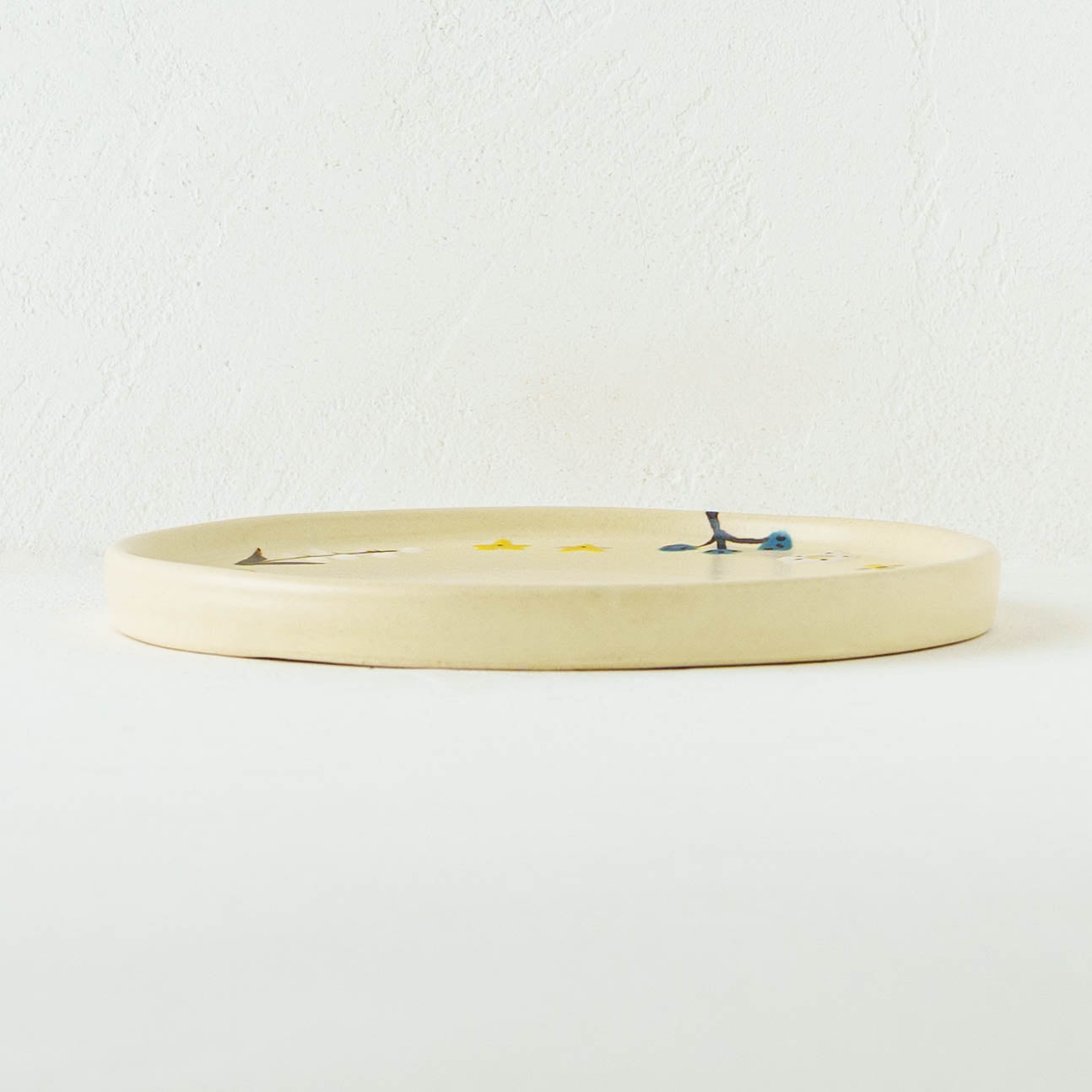Round Plate rabbit | Aki Ota