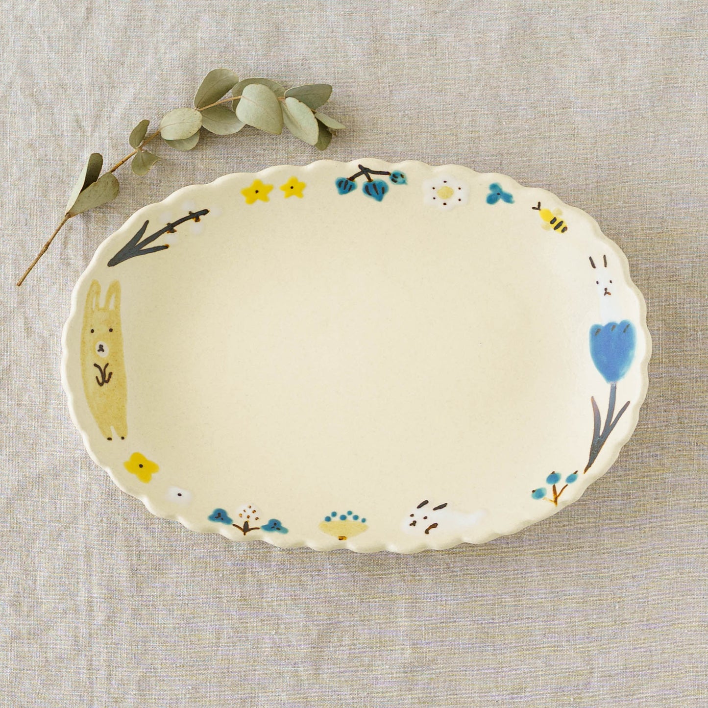 Oval Plate rabbit | Aki Ota