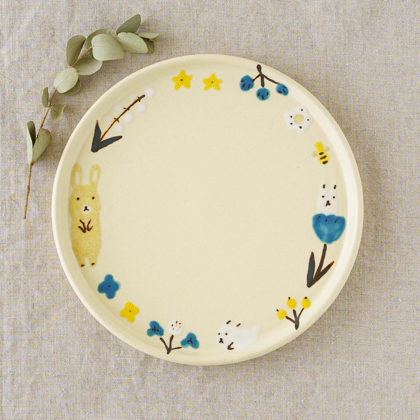 Round Plate rabbit | Aki Ota