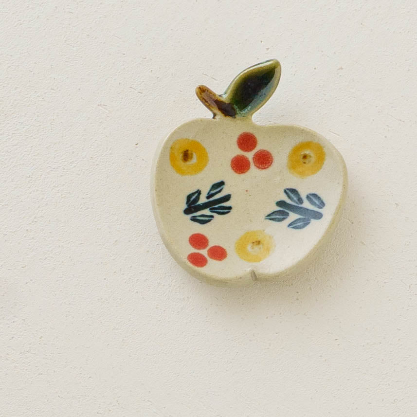 リバティ　りんご箸置き｜石川久美子
