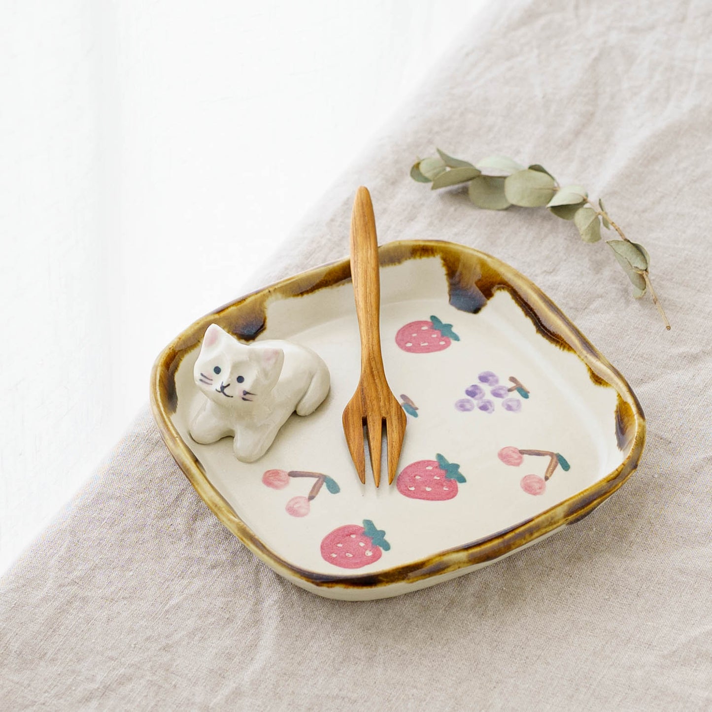 ねこ x くだもの　四角皿｜梶田慶