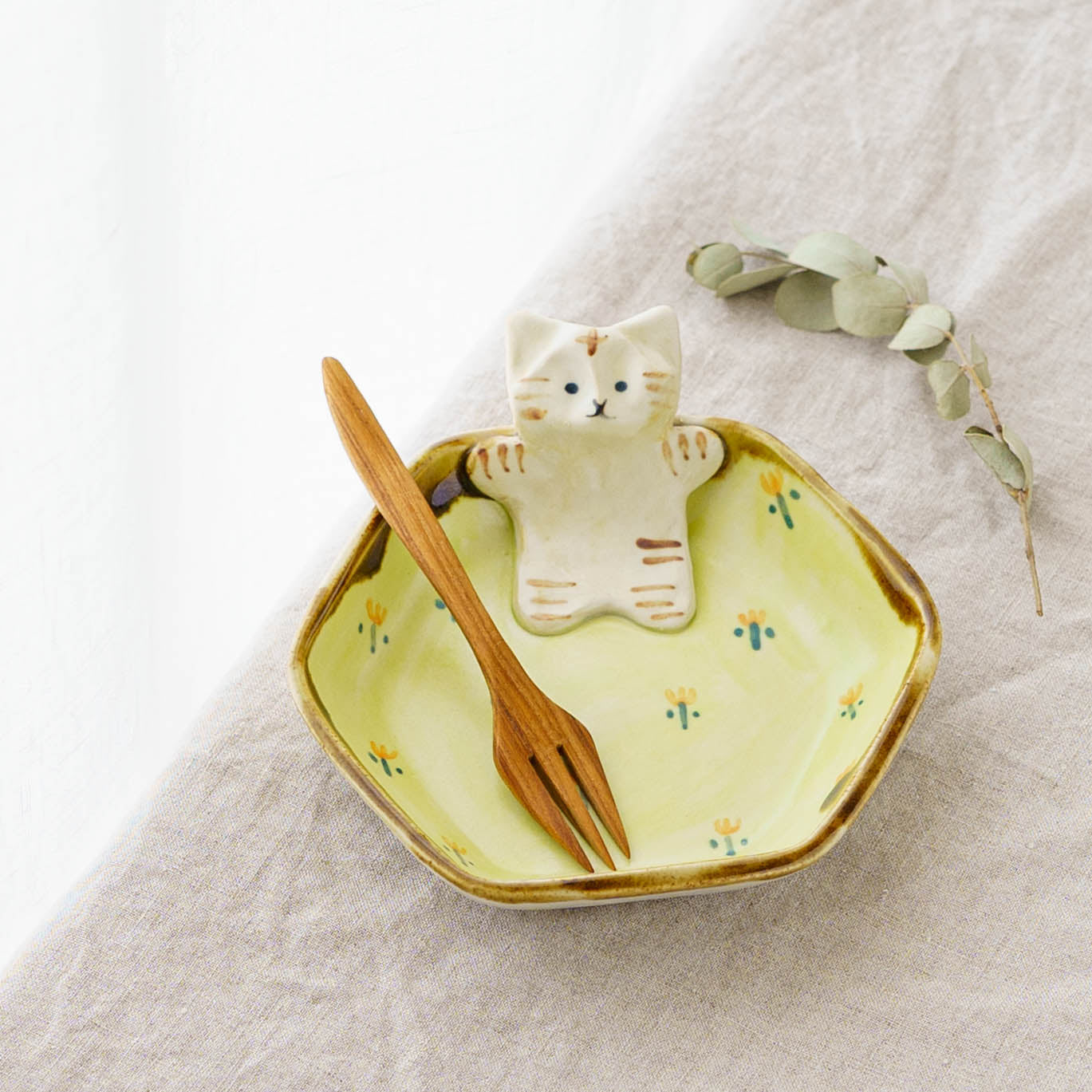 ねこ x お花　六角小皿｜梶田慶